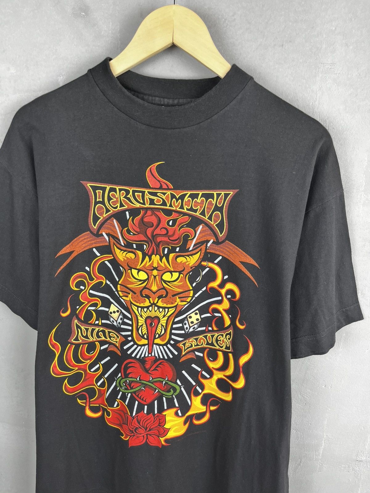 Band Tees Vintage 1997 Aerosmith Nine Lives World Concert Tour Size US L / EU 52-54 / 3 - 5 Thumbnail