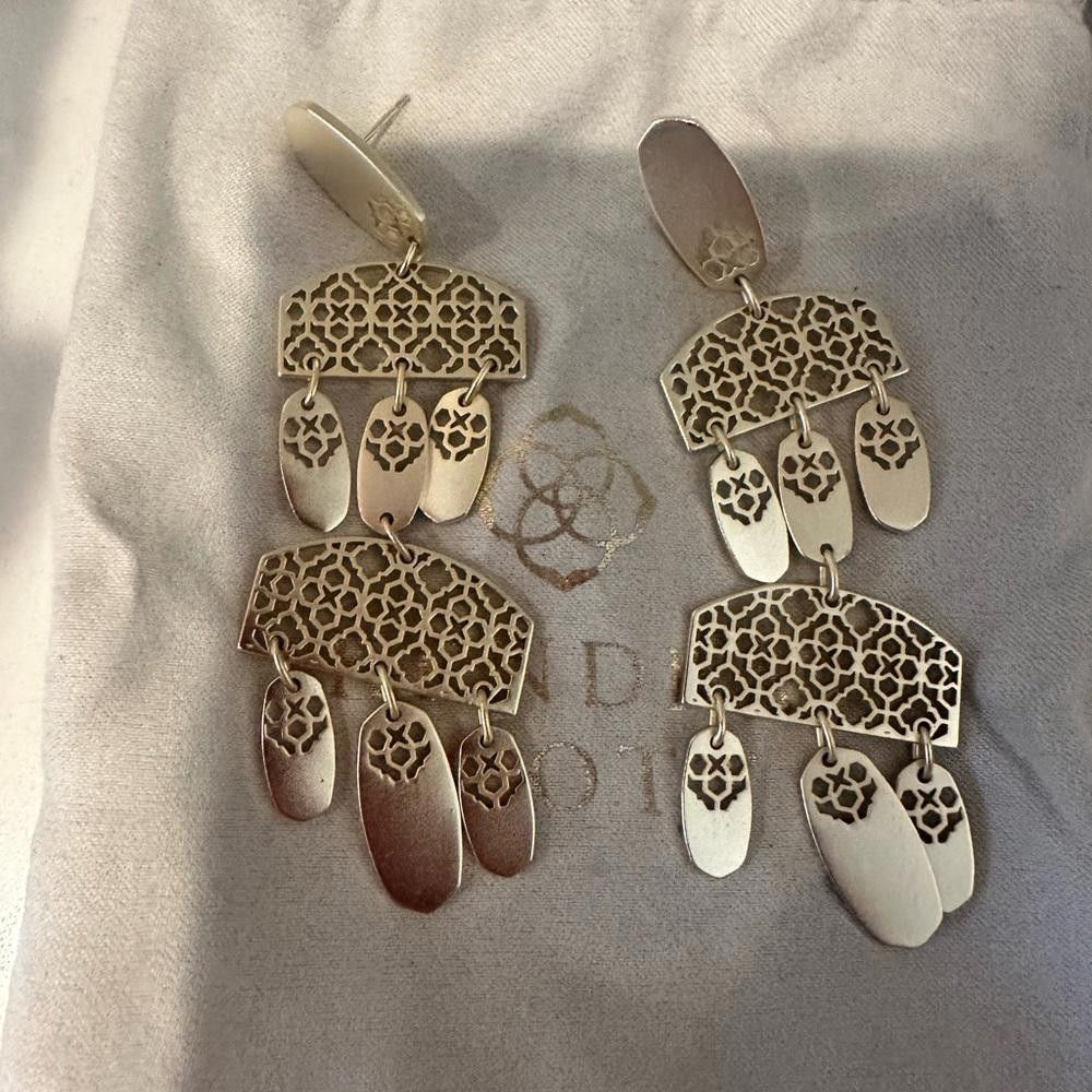 Kendra Scott Kendra Scott Emmet Statement Filigree Drop Earrings in Gold Size ONE SIZE - 4 Thumbnail