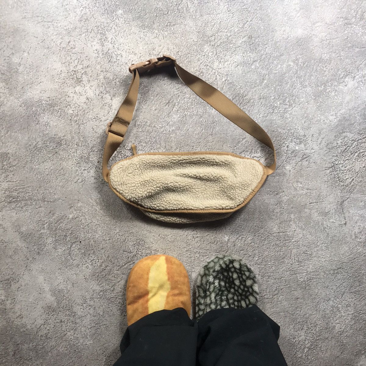 Vintage Vintage 90s Banana Waist Bag Japan Y2K Streetwear Tapered OS Size ONE SIZE - 6 Thumbnail