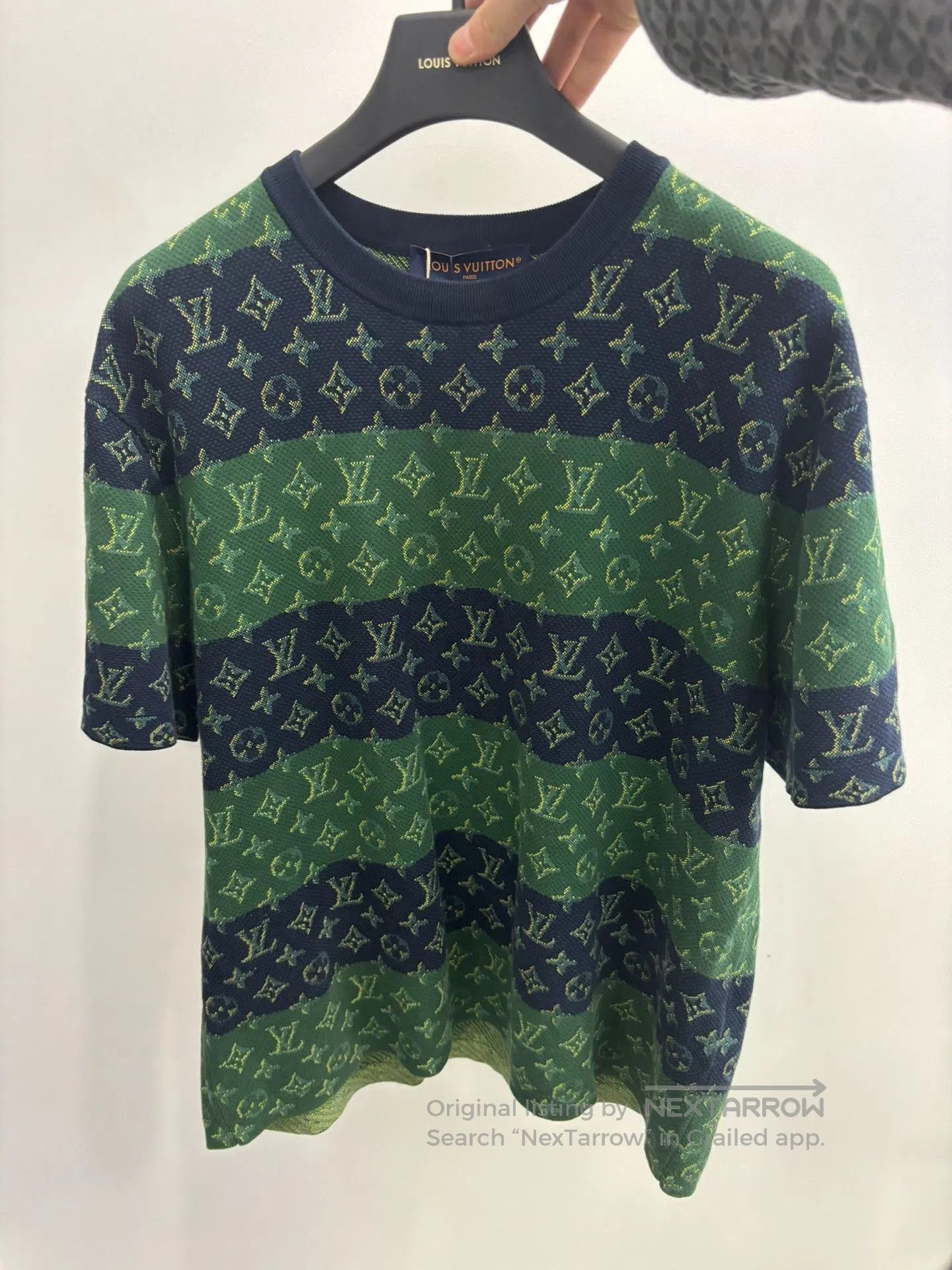 Louis Vuitton LV Men's Knit Short-Sleeve Logo T-Shirt. Size US M / EU 48-50 / 2 - 1 Thumbnail