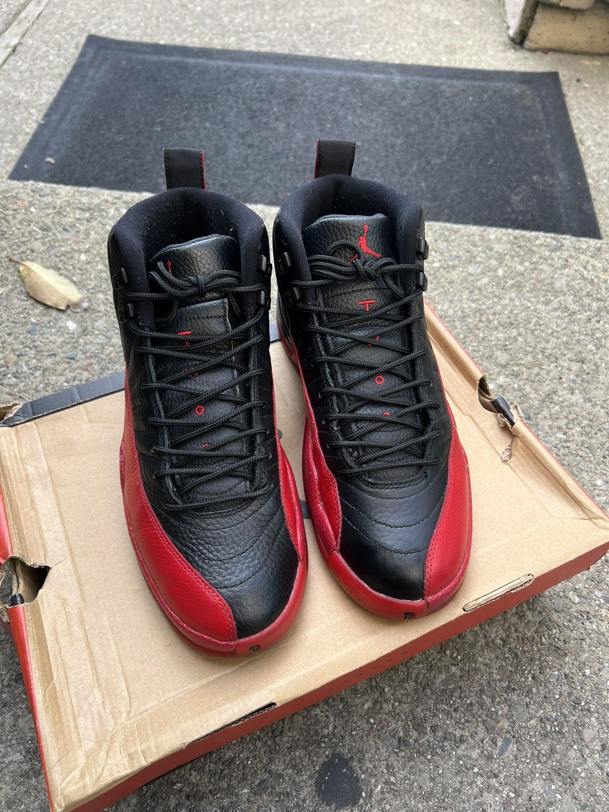 Jordan Brand × Nike Flu Game 12’s Size US 8.5 / EU 41-42 - 1 Thumbnail