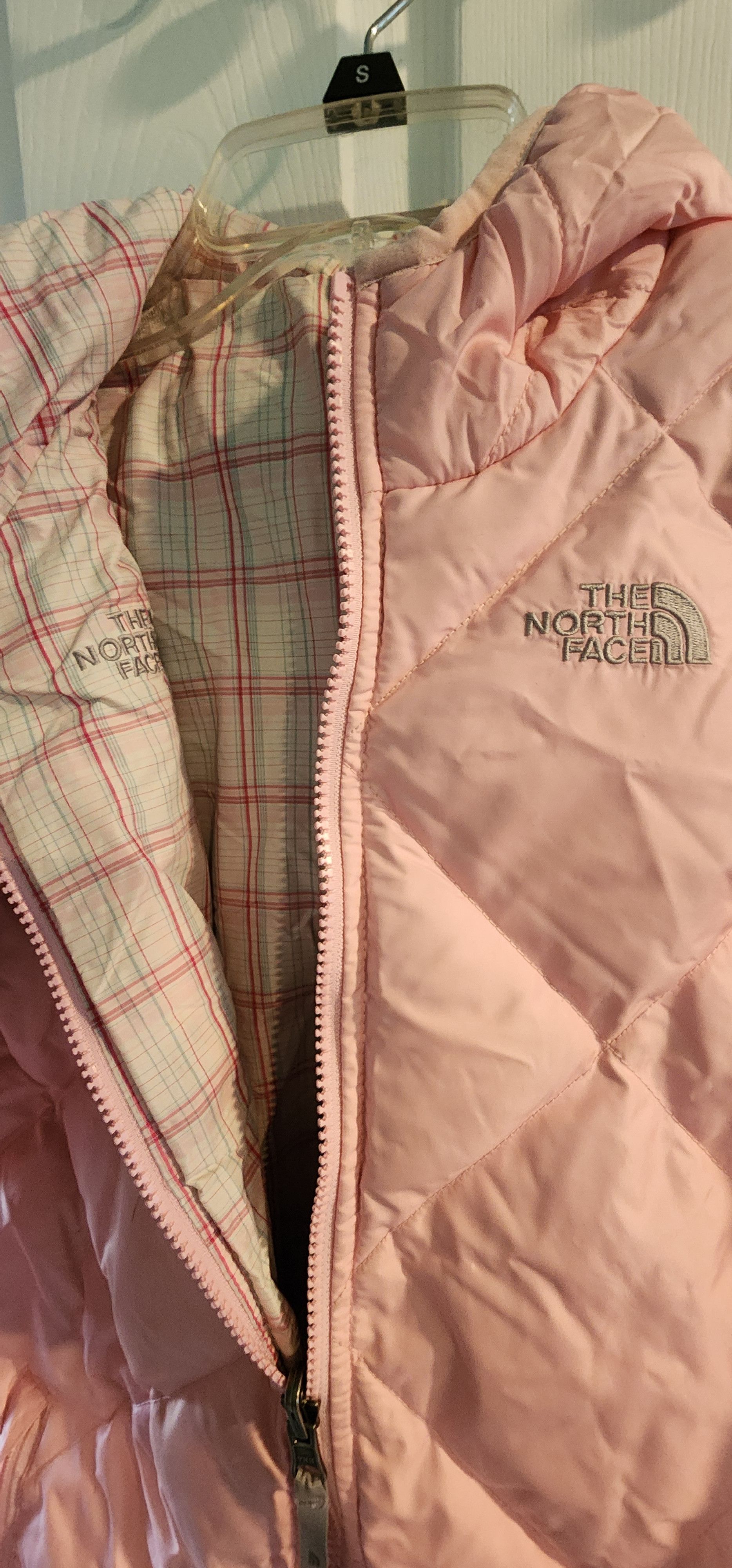The North Face The North Face Girl's Pink/Plaid 550 Reversible Puffer XL Size S / US 4 / IT 40 - 3 Thumbnail