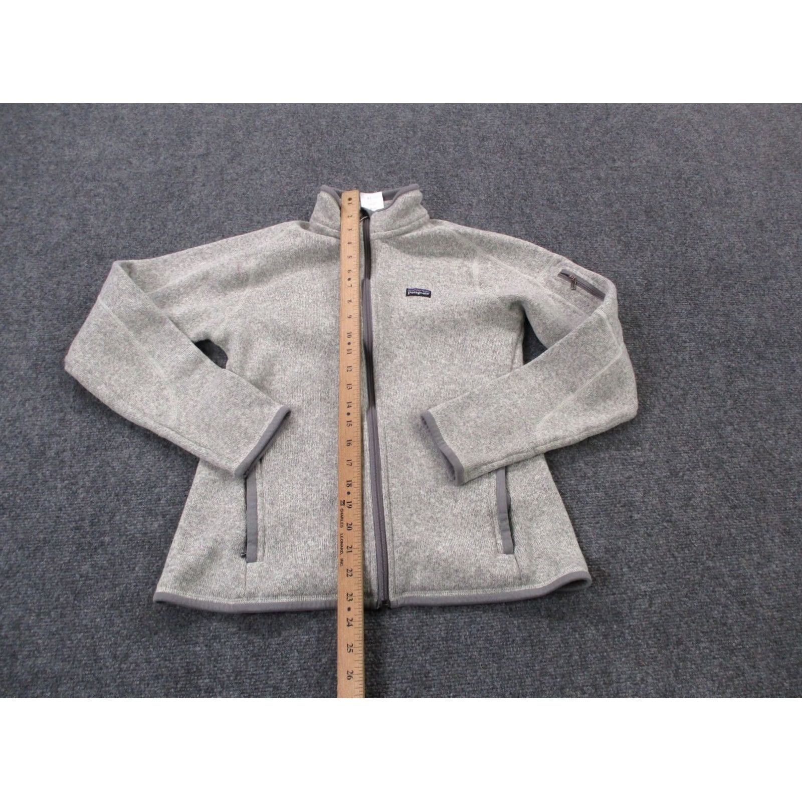 Patagonia Patagonia Jacket Womens S Gray Fleece Windbreaker Zip Full Zip Pockets Outdoor 90s-Theme Mens Womens Girls Boys Size S / US 4 / IT 40 - 3 Thumbnail