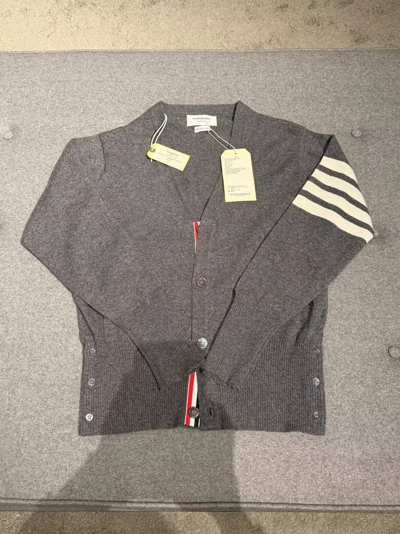 Thom Browne Thom browne Classic four-bar cashmere cardigan jacket 2504- Size US L / EU 52-54 / 3 - 3 Thumbnail