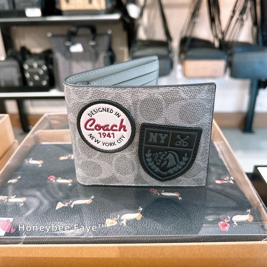 3-In-1 Wallet In Signature Canvas With Patches CCG27