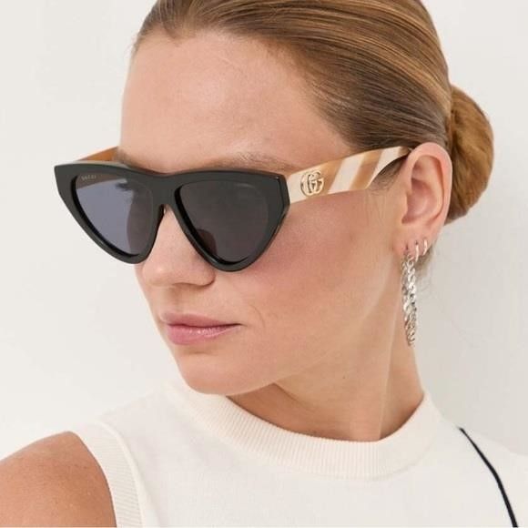 Gucci 💯 - Authentic New Gucci Blue Cat Eye Ladies Sunglasses GG13 Size ONE SIZE - 1 Thumbnail