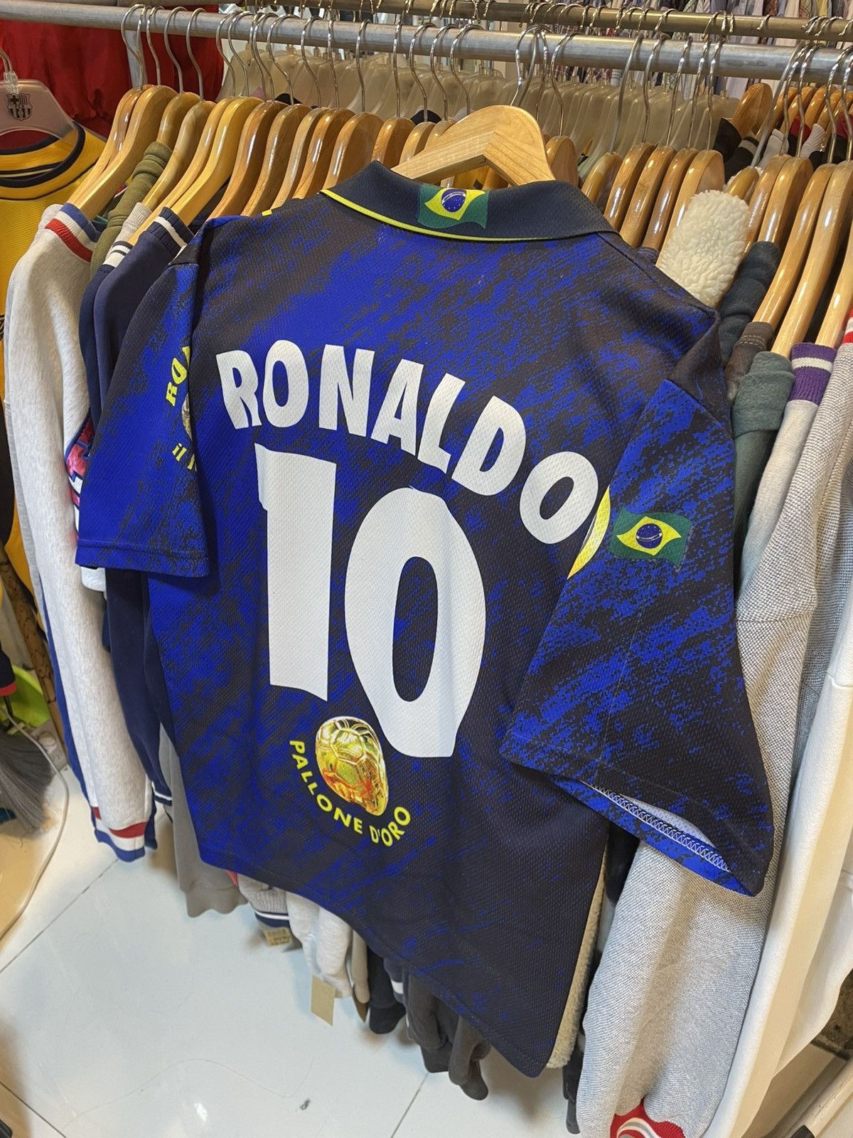 Other Vintage Inter Milan RONALDO Jersey Size US M / EU 48-50 / 2 - 3 Thumbnail