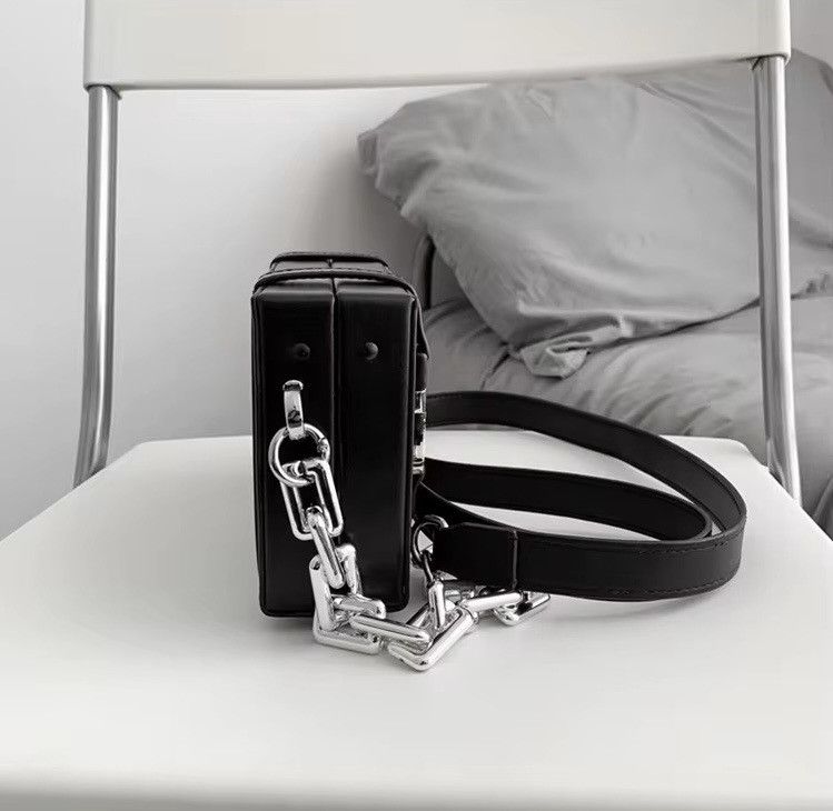 Japanese Brand Unisex Chains Suitcase Shape Shoulder Bag Size ONE SIZE - 8 Thumbnail