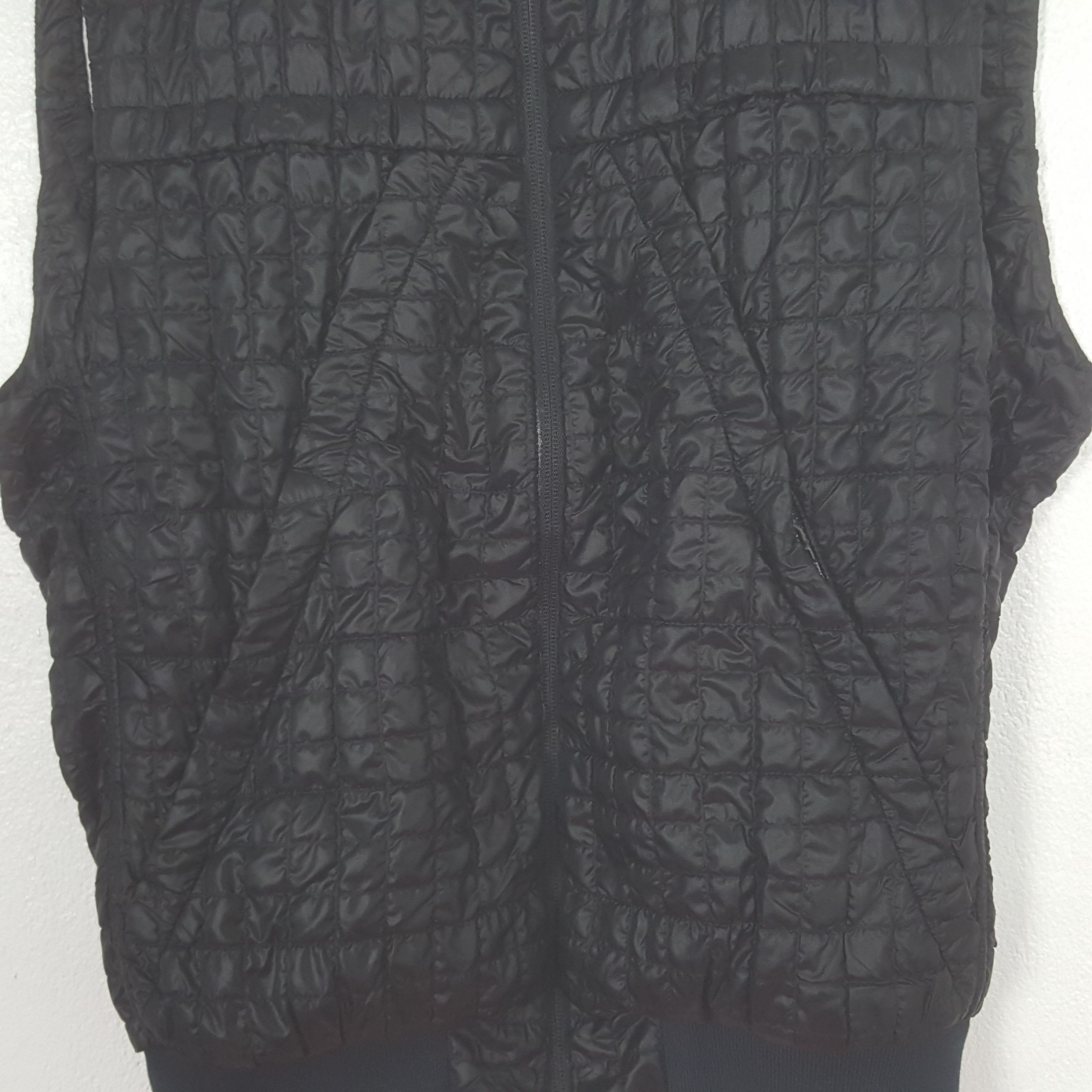 Moncler Vintage Moncler Puffer Vest Jacket C313N18 Size US S / EU 44-46 / 1 - 2 Thumbnail