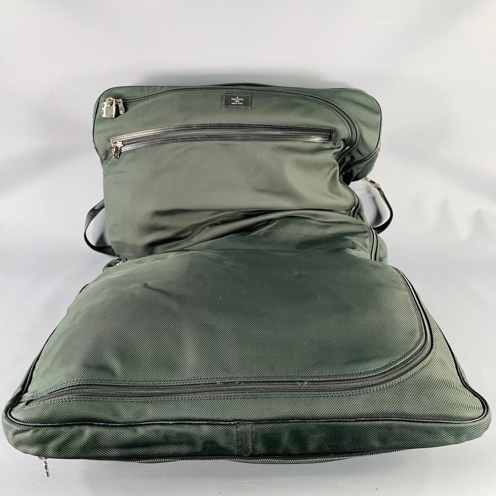 Louis Vuitton Taiga Portable Gibeciere Ardoise Two Tone Nylon Leather Size ONE SIZE - 8 Thumbnail