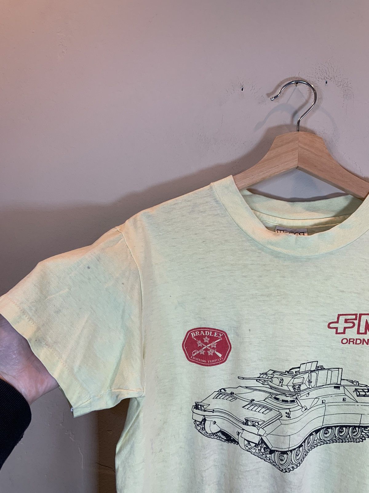 Vintage *RARE* Vintage 70’s FMC Ordnance Bradley Tank Art T-Shirt Size US M / EU 48-50 / 2 - 4 Thumbnail