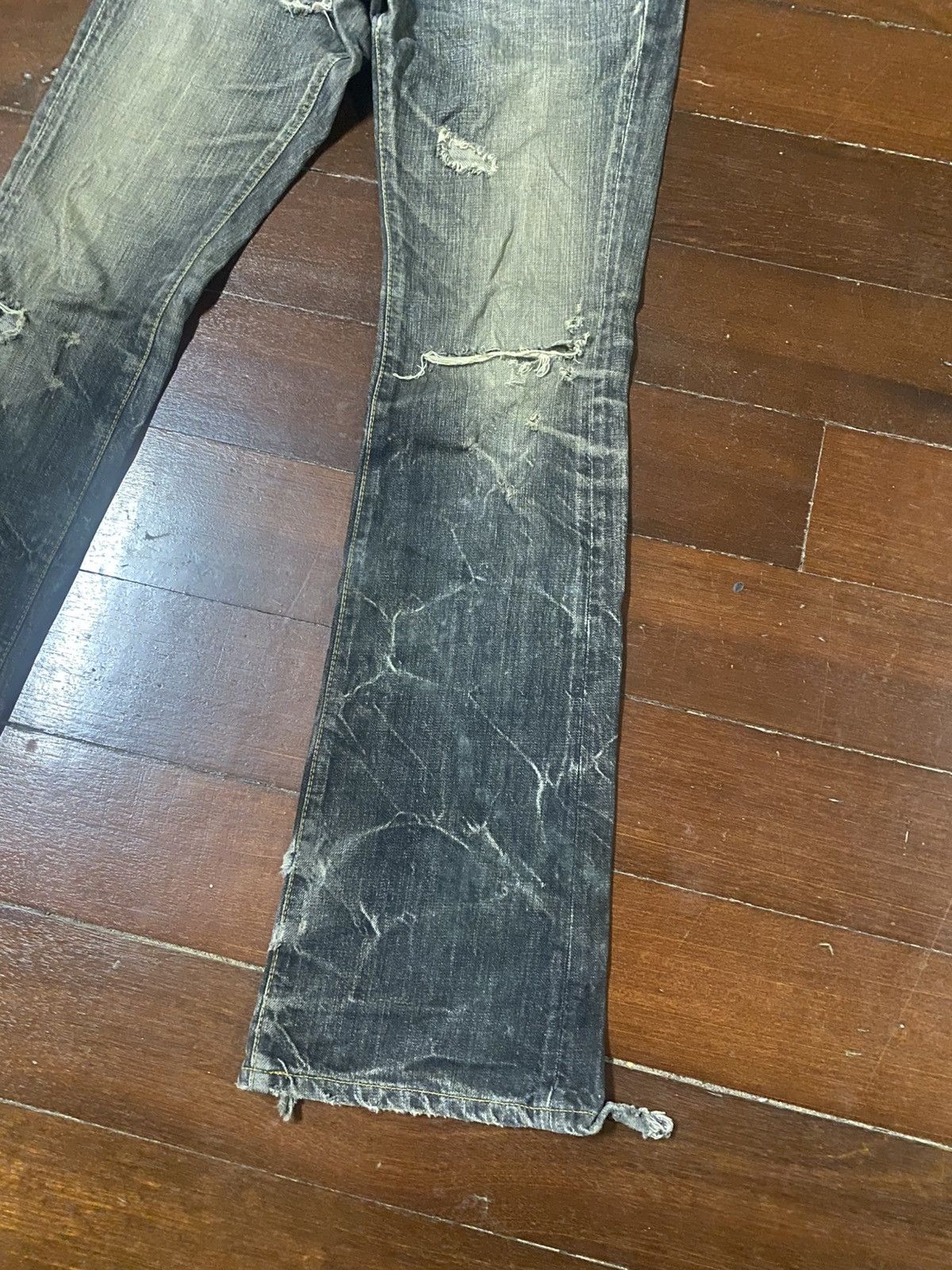 If Six Was Nine Fire BLUEWAY flare distressed mud wash dirty jeans Size US 31 - 4 Thumbnail
