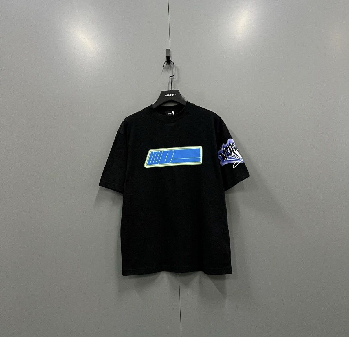 WE11DONE WE11DONE futuristic chest sleeve badge short-sleeve top J41 Size US XS / EU 42 / 0 - 1 Thumbnail