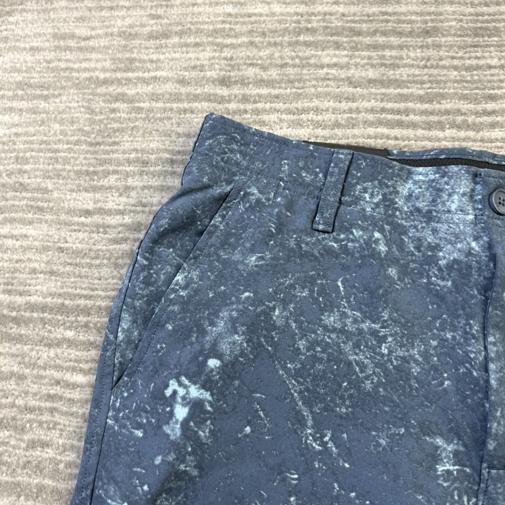 Under Armour Under Armour Shorts Mens 34 Blue Printed All Over Print Performance Golf Chino Casual Mens 34 Blue Logo Pockets Size US 34 / EU 50 - 3 Thumbnail