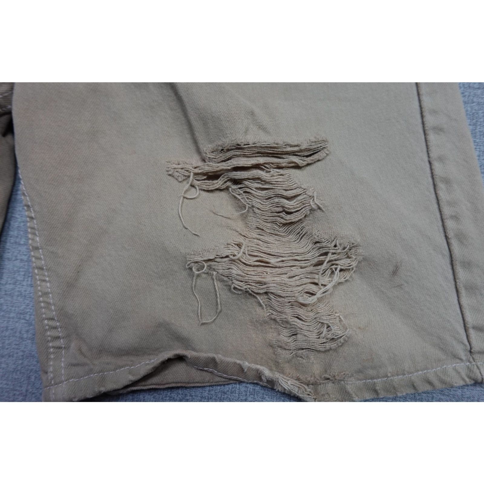 Levi's Vintage Levi's 550 Shorts Men 38 Beige Relaxed Fit Chino Light Loose Made in USA Size US 38 / EU 54 - 2 Thumbnail