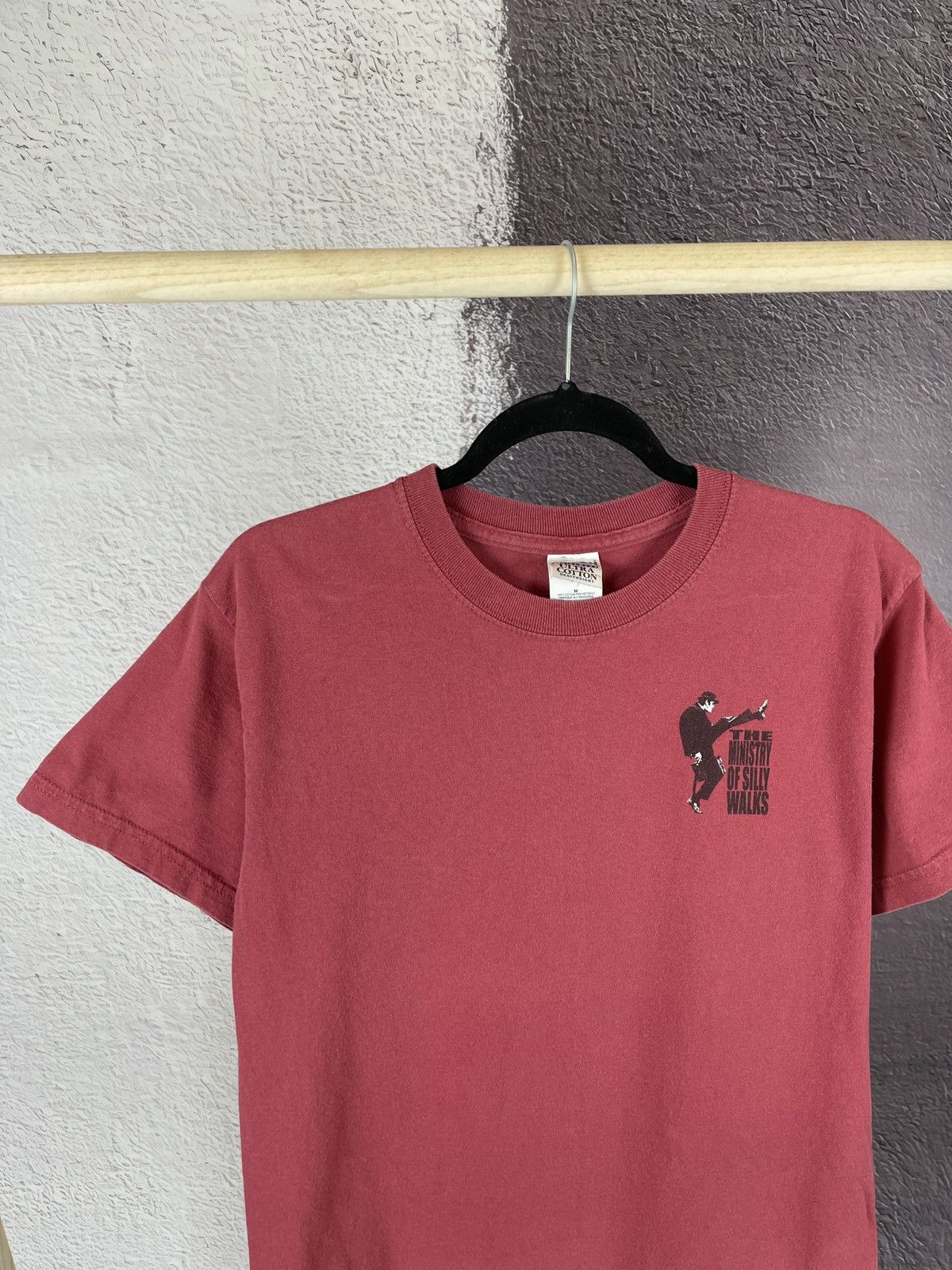 Vintage Vintage 2001 THE MINISTRY OF SILLY WALKS comedy tv show Size US M / EU 48-50 / 2 - 3 Thumbnail