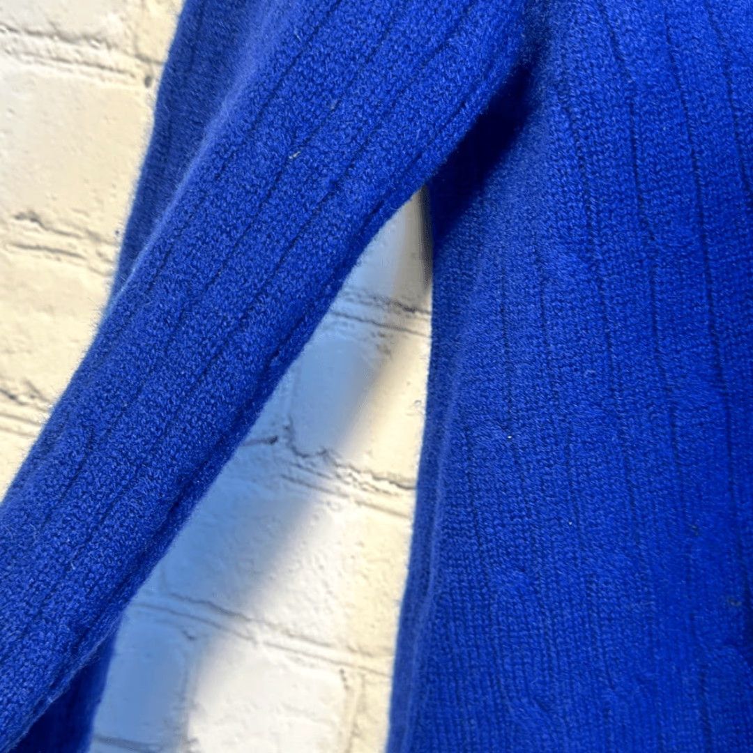Saks Fifth Avenue Saks Fifth Avenue Cashmere Sweater V neck Blue size M Medium needs TLC Womens Pink Pullover V-Neck Size M / US 6-8 / IT 42-44 - 5 Thumbnail