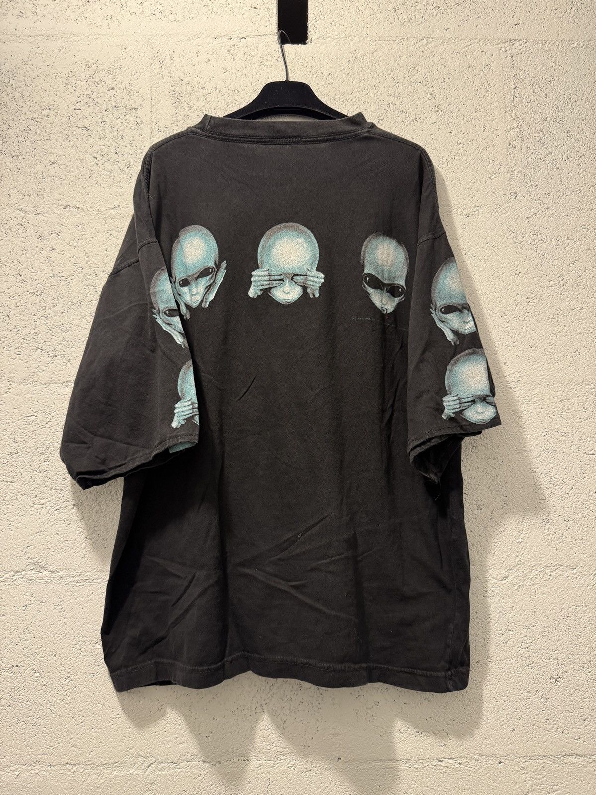 Vintage × Warner Bros *RARE* ALIEN 1996 MADE IN ENGLAND VINTAGE TEE Size US XL / EU 56 / 4 - 2 Thumbnail