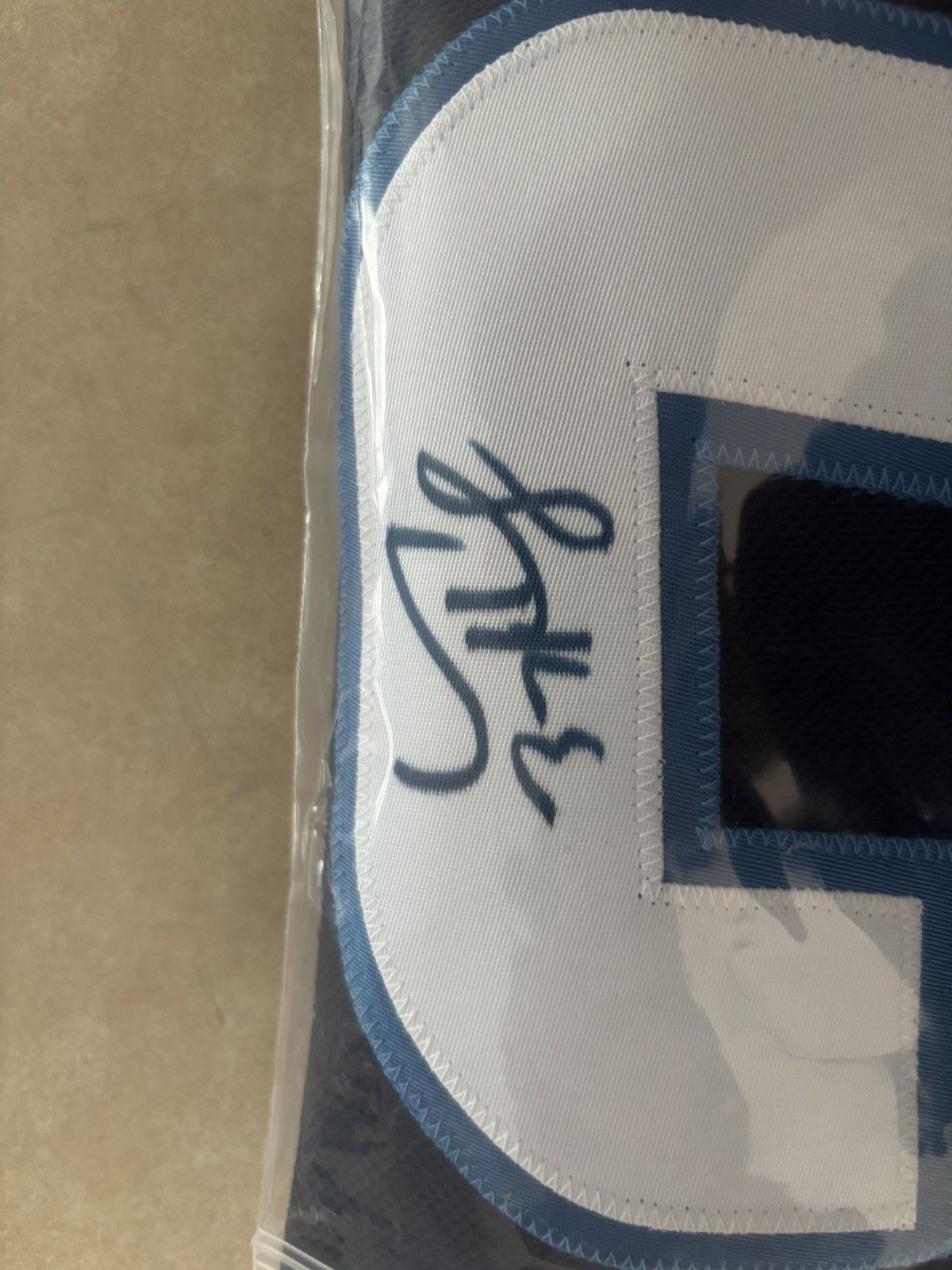 Adidas Adidas Connor Hellebuyck signed jersey with COA Size US L / EU 52-54 / 3 - 3 Thumbnail