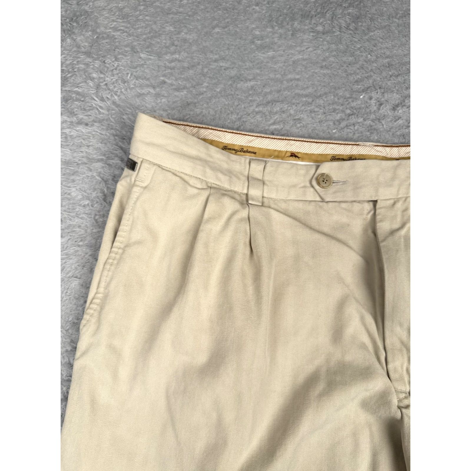 Tommy Bahama Tommy Bahama Shorts Mens 40 Khaki Silk Blend Pleated Chino Golf Herringbone Size US 40 / EU 56 - 4 Thumbnail