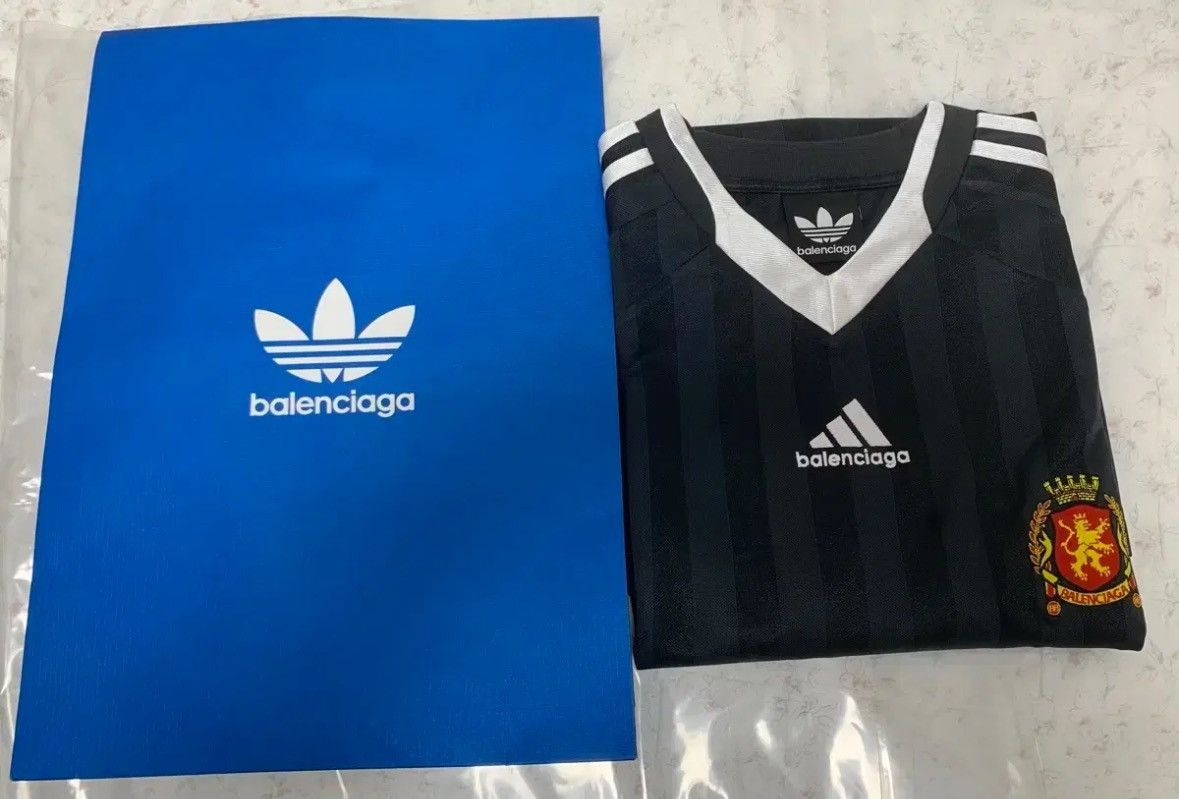 Balenciaga Balenciaga x Adidas Football Jersey Tee Size US XL / EU 56 / 4 - 8 Thumbnail