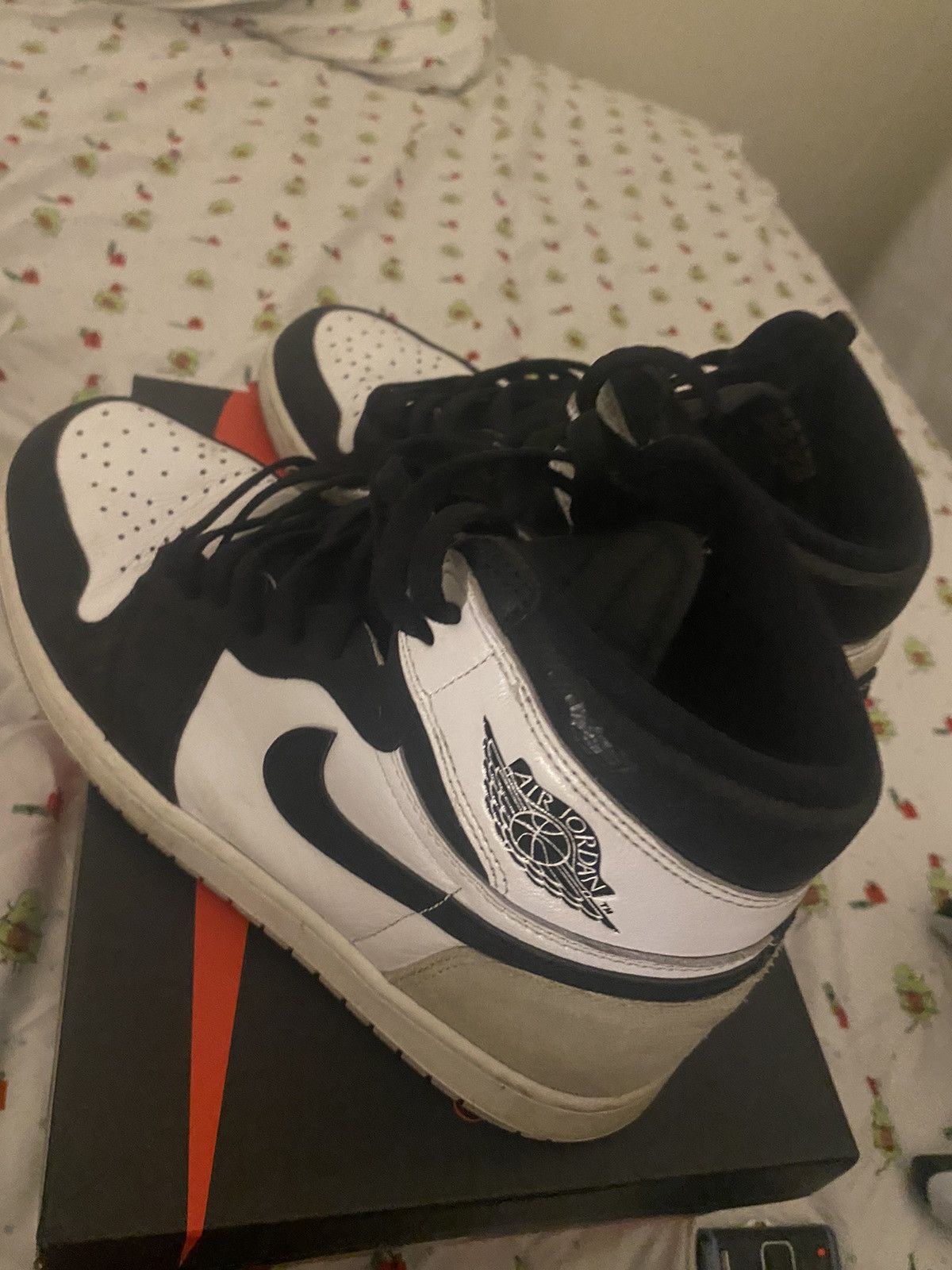 Jordan Brand Jordan 1 Retro High OG Bleached Coral Men's Size US 9.5 / EU 42-43 - 8 Thumbnail