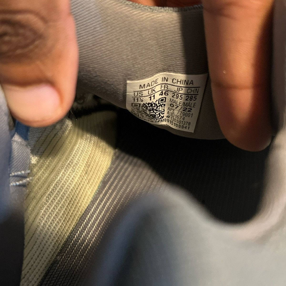 Yeezy Yeezy 700v3 Fade Salt Size US 11.5 / EU 44-45 - 6 Thumbnail