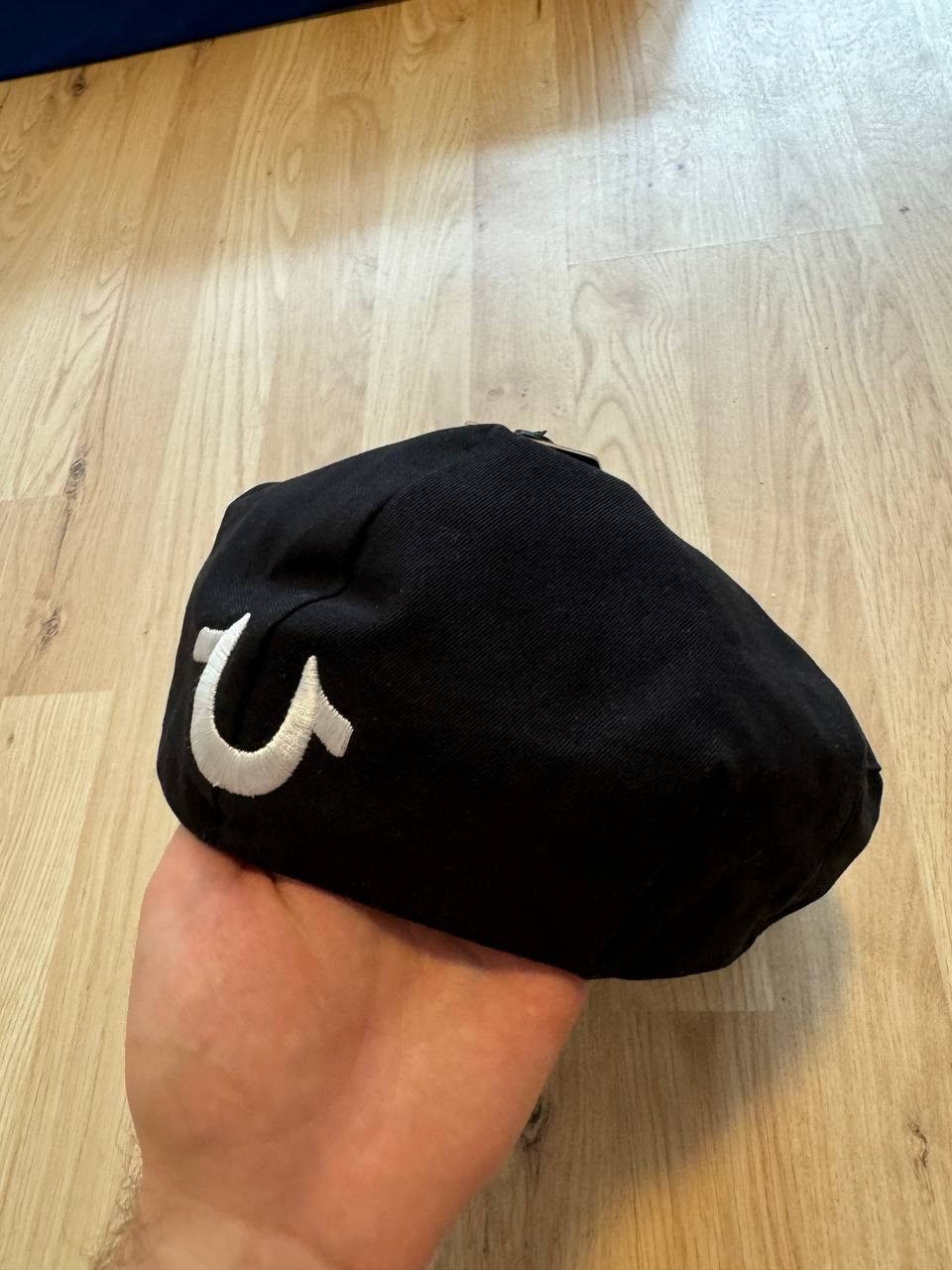True Religion Flat Cap Breathable Newsboy Hat Horseshoe