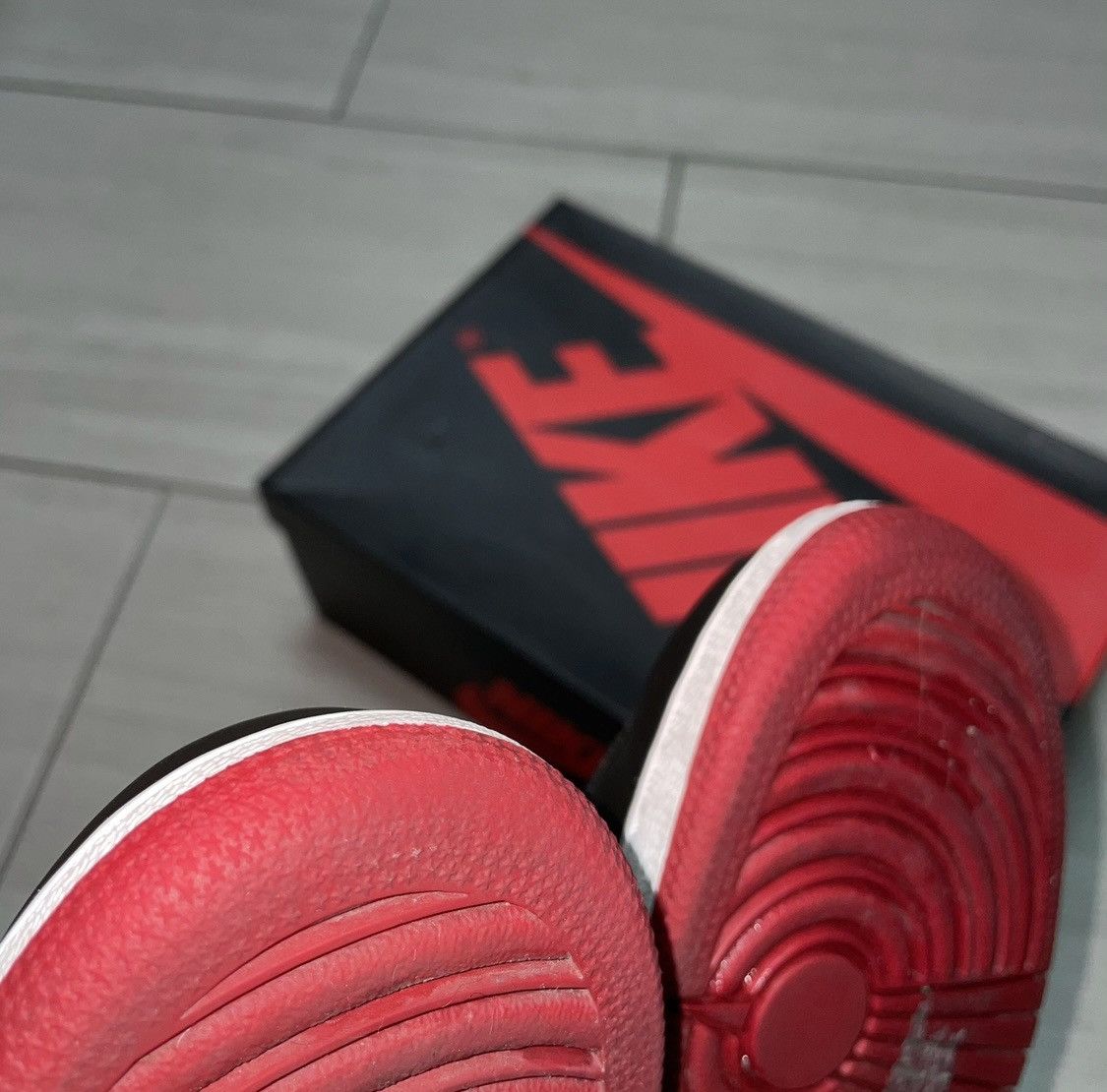 Jordan Brand Jordan 1 Bred 2016 Size 7Y Size US 7 / EU 40 - 8 Thumbnail