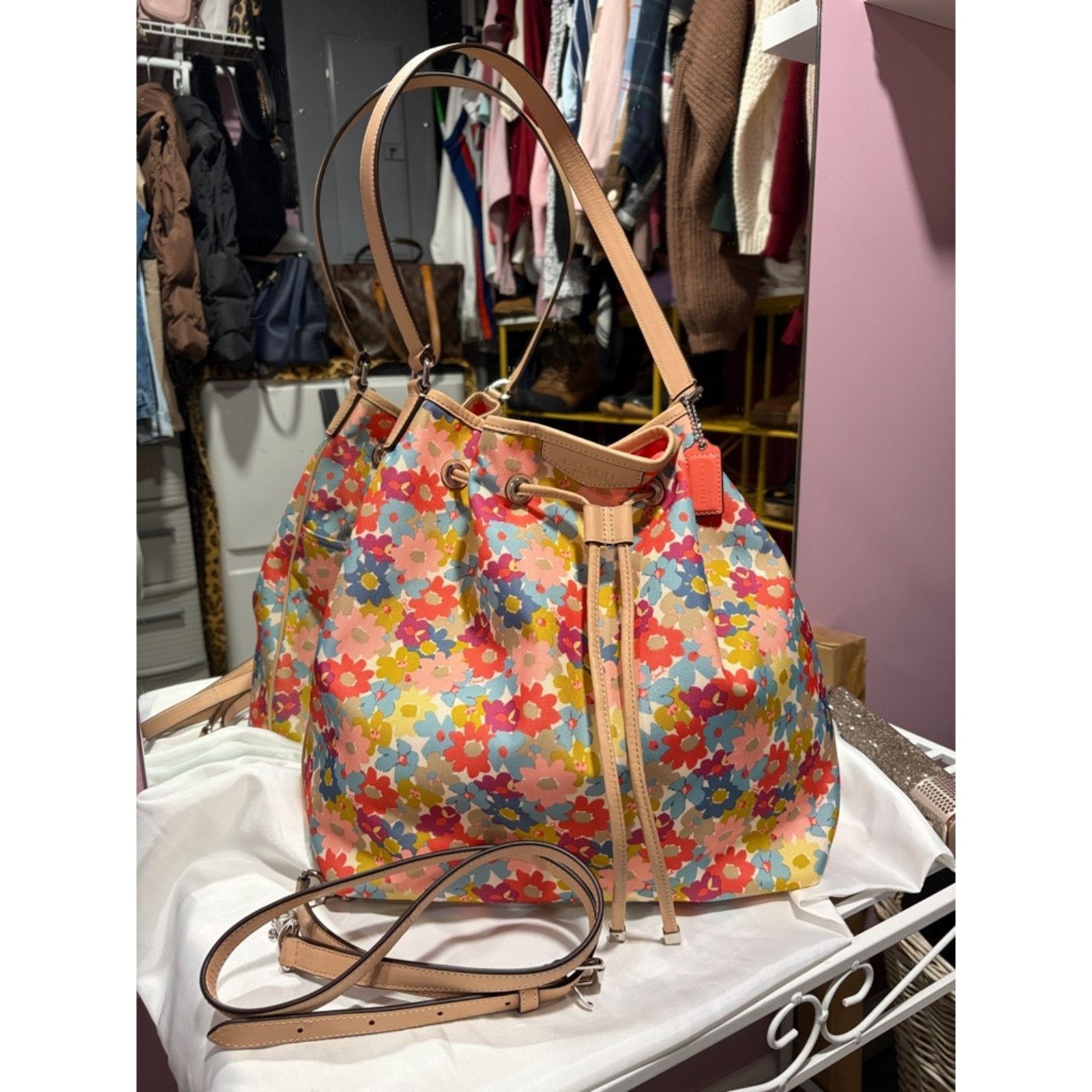 Coach 🌸 RARE VINTAGE Coach Peyton Floral Drawstring Bucket Bag Size ONE SIZE - 13 Thumbnail