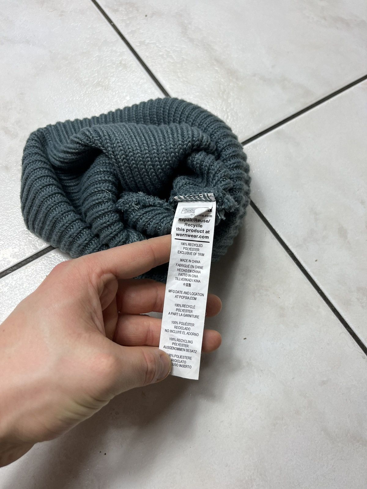 Patagonia Patagonia heavy fisherman recycled ribbed knit beanie logo Size ONE SIZE - 10 Thumbnail