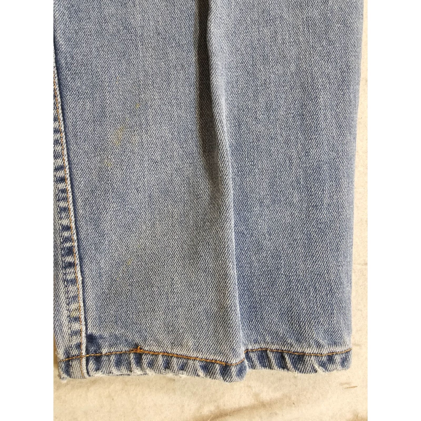 Levi's VINTAGE Levi Levi's 550 Jeans Relaxed Fit Denim Light Wash Distressed Mens 38x32 Jeans 90s USA Bike Rock Retro Logo City Hip Hop Dad Size US 38 / EU 54 - 7 Thumbnail