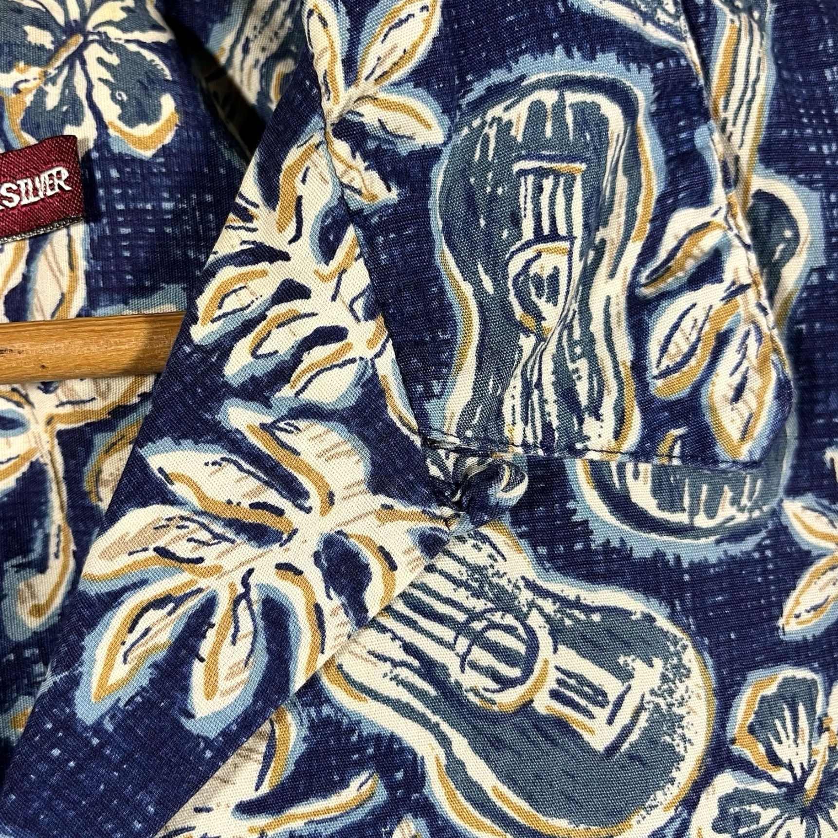 Quiksilver VINTAGE Quiksilver Shirt Mens XL Blue Hawaiian Camp Ukulele Surf Floral Camp Vintage Graphic Print Short Sleeve Button-Up Collared Spread Mens Size US XL / EU 56 / 4 - 3 Thumbnail