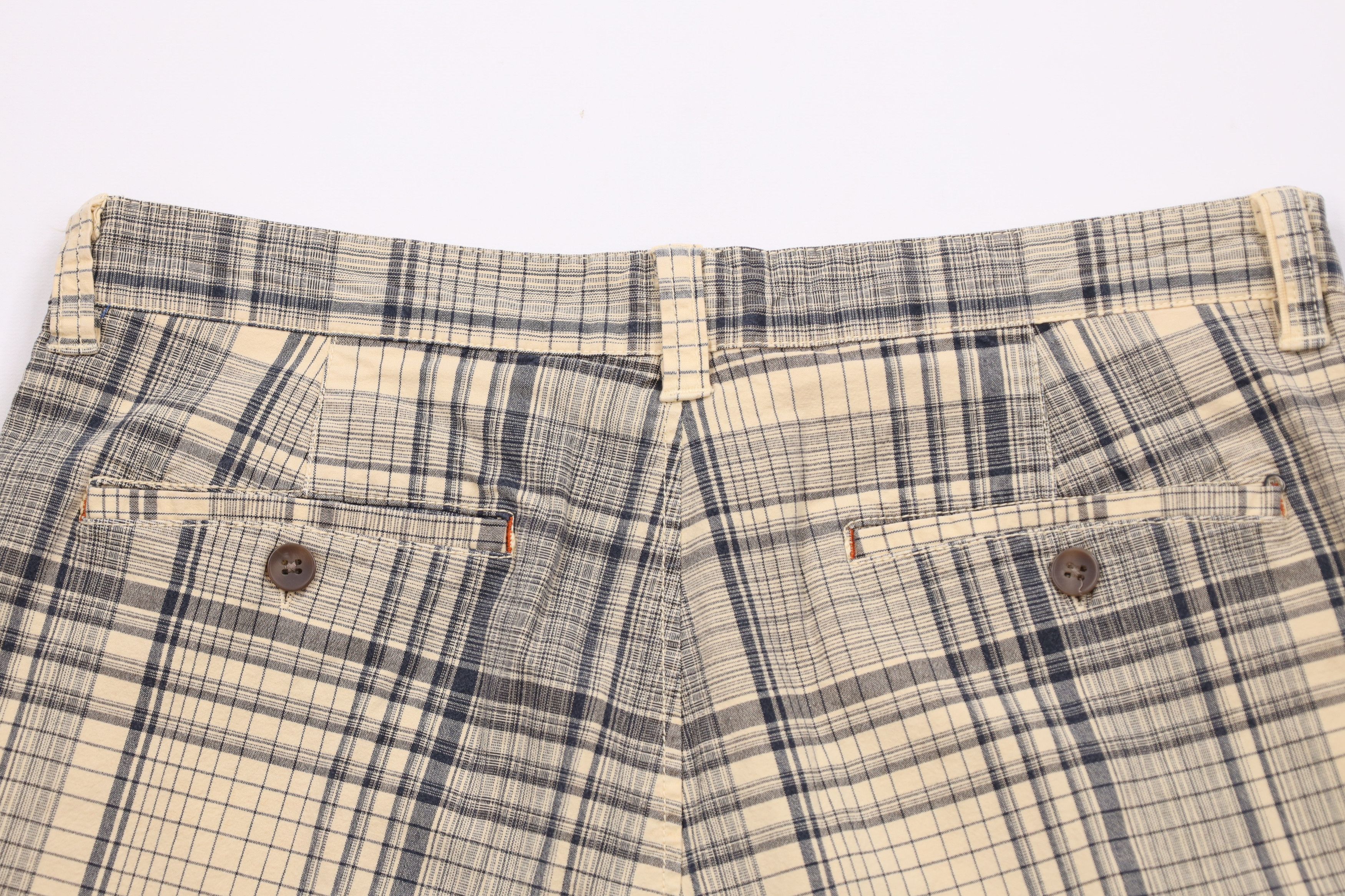 Tommy Bahama Vintage Tommy Bahama Faded Stretch Golf Chino Shorts Plaid Size US 33 - 12 Thumbnail