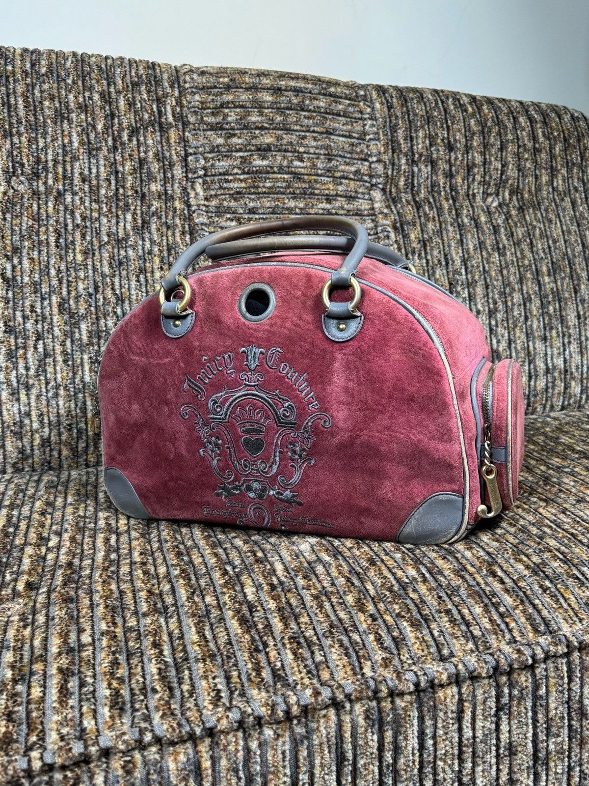 Juicy Couture Jeans VTG JUICY COUTURE RARE Y2K Pink Velvet Pet Carrier Handbag Size ONE SIZE - 1 Thumbnail