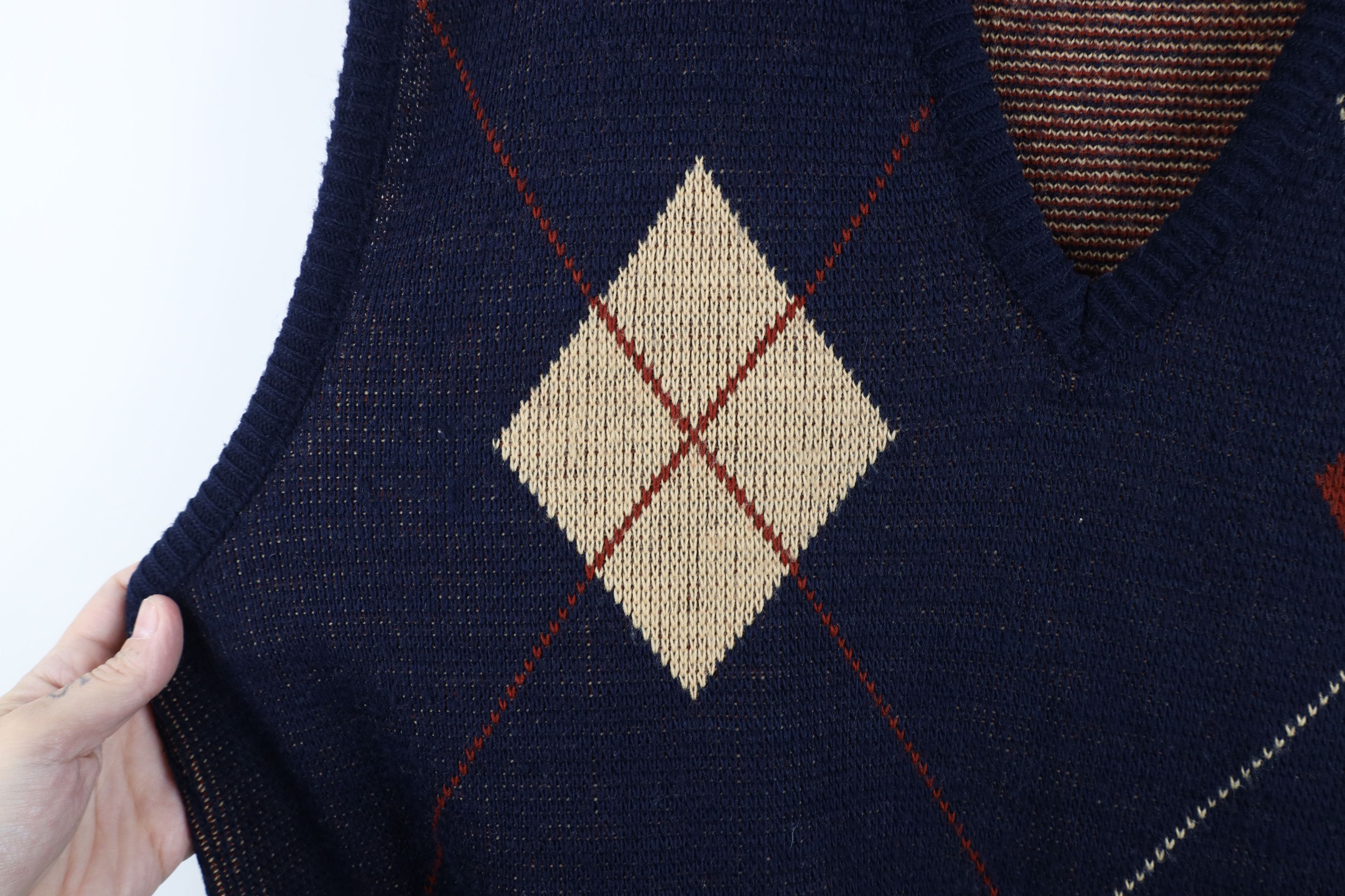 Vintage Vintage 70s Streetwear Diamond Knit V-Neck Sweater Vest USA Size US L / EU 52-54 / 3 - 7 Thumbnail
