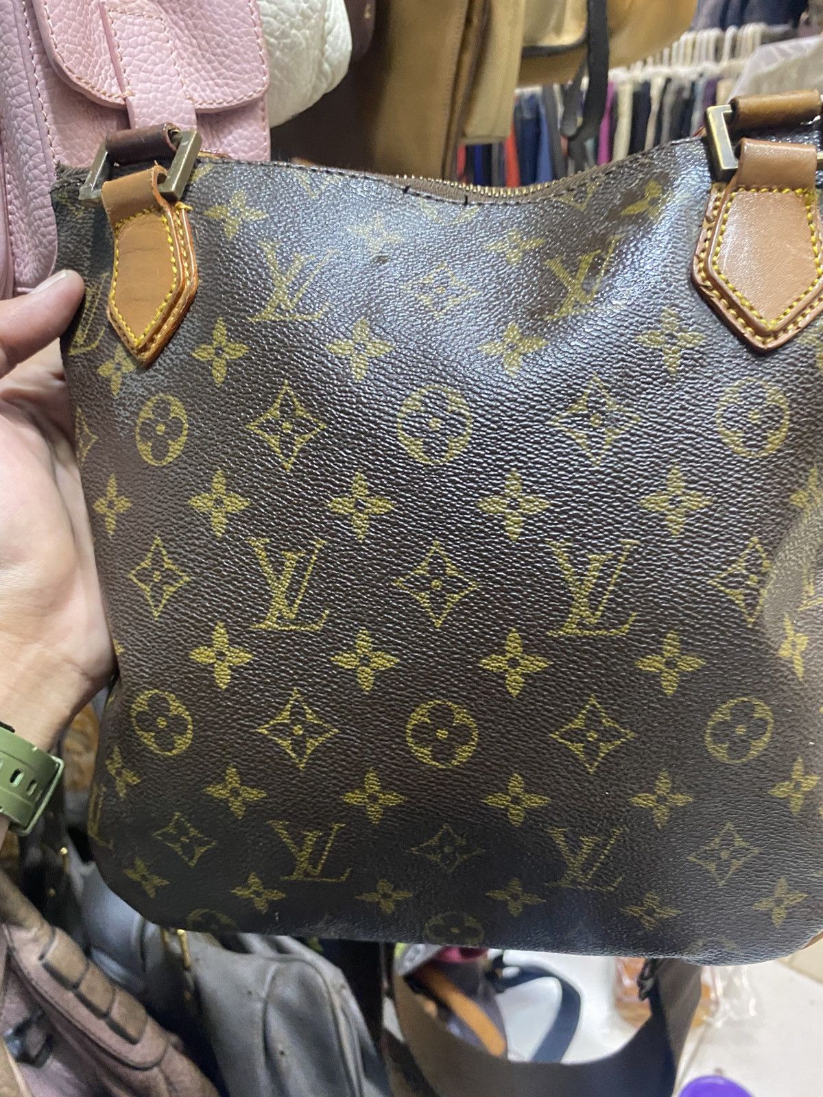 Louis Vuitton Louis Vuitton Size ONE SIZE - 2 Thumbnail