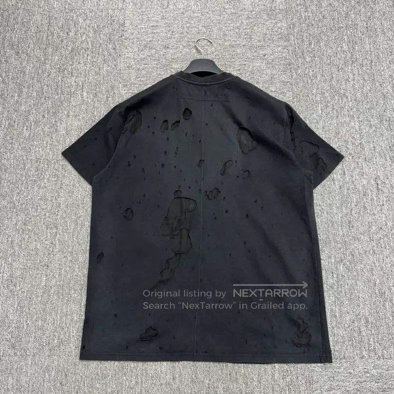 Givenchy Givenchy Ripped Aged Printed Short Sleeve Size US M / EU 48-50 / 2 - 5 Thumbnail