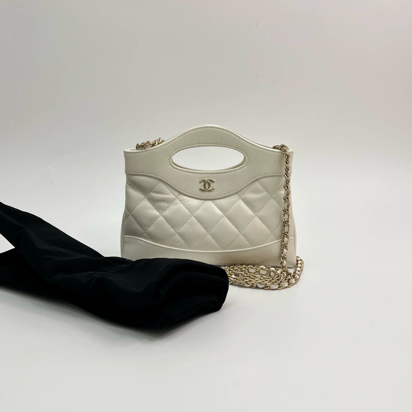Chanel Pre-loved Bag Very good condition Size ONE SIZE - 1 Thumbnail