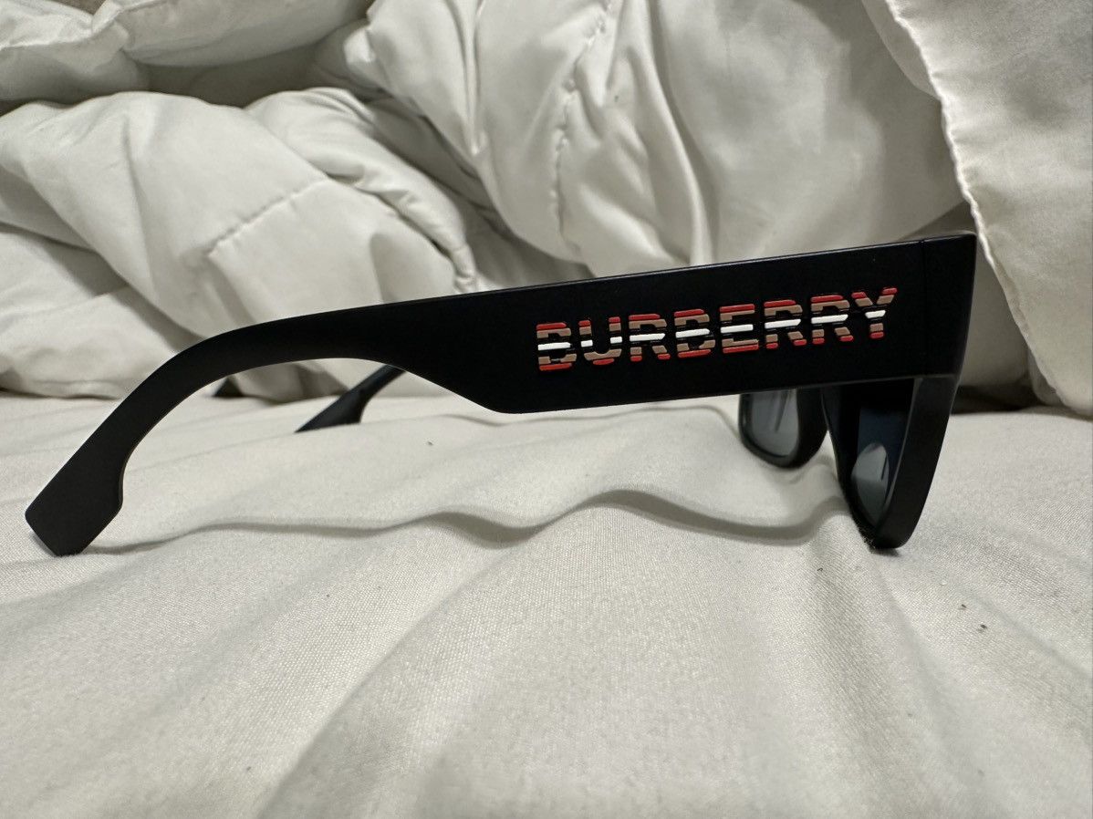 Burberry Burberry Sunglasses Size ONE SIZE - 15 Thumbnail