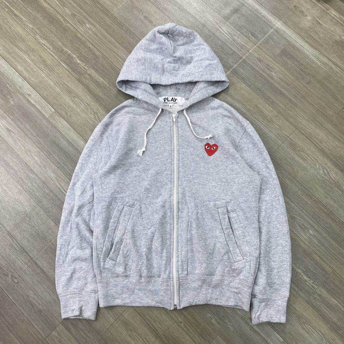 Comme des Garcons PLAY 🇯🇵 Comme Des Garçons Play Red Heart CDG Zip Hoodie Luxury Size US S / EU 44-46 / 1 - 1 Thumbnail