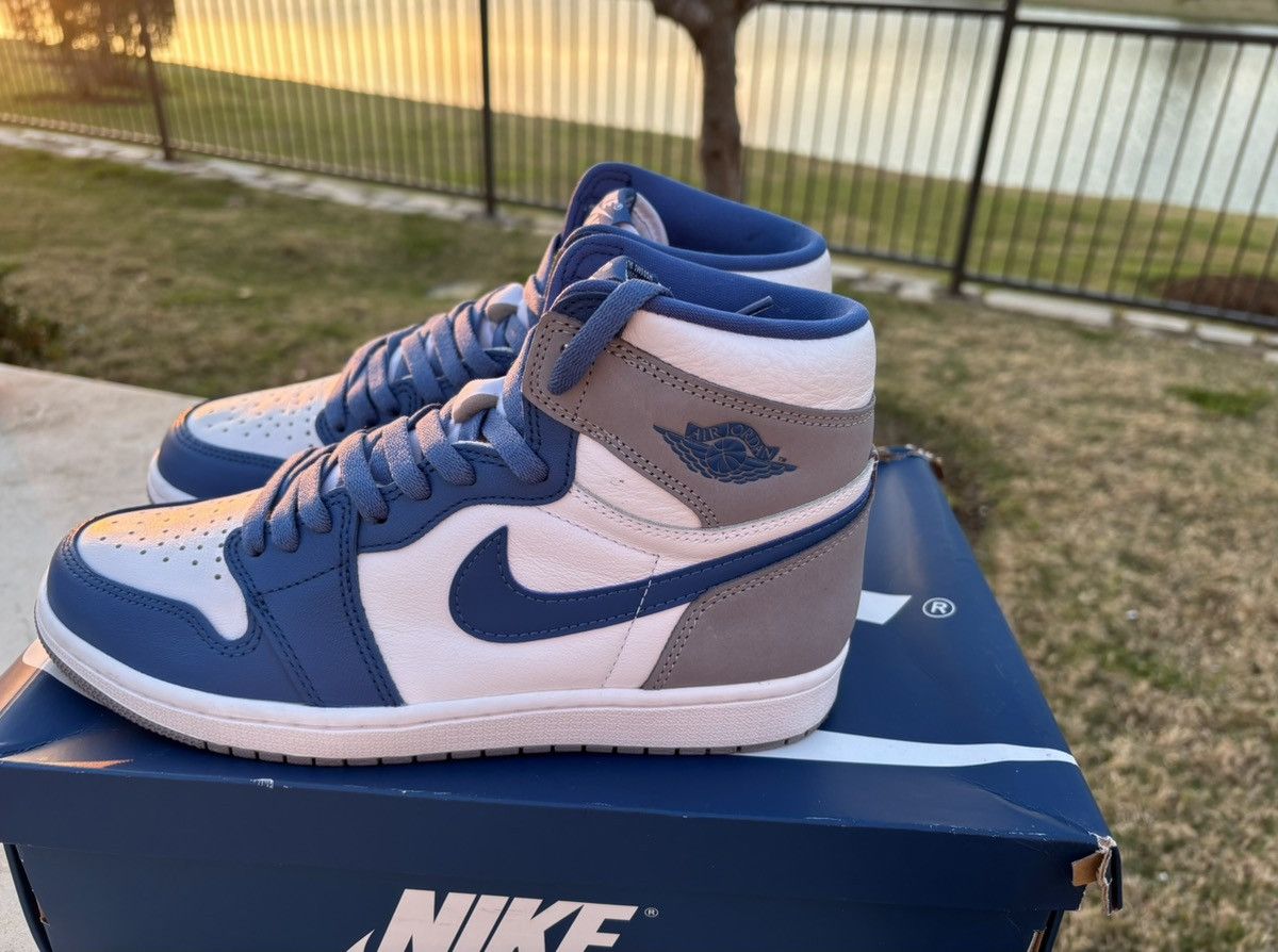 Jordan Brand Air Jordan 1 Retro High Og Size US 8.5 / EU 41-42 - 2 Thumbnail