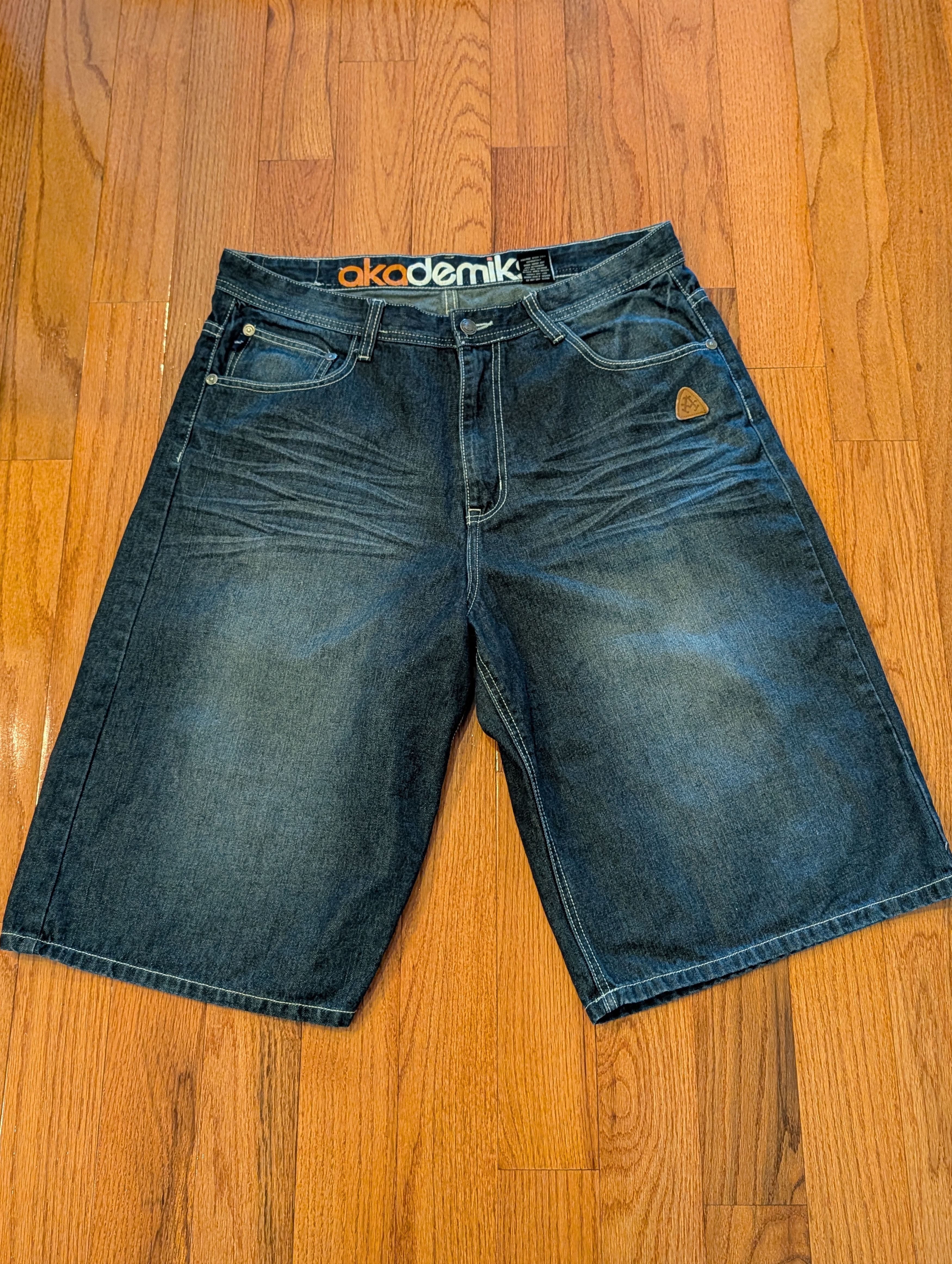 Akademiks Vintage Y2K Akademik Size 38 Blue Denim Shorts Size US 38 / EU 54 - 1 Thumbnail