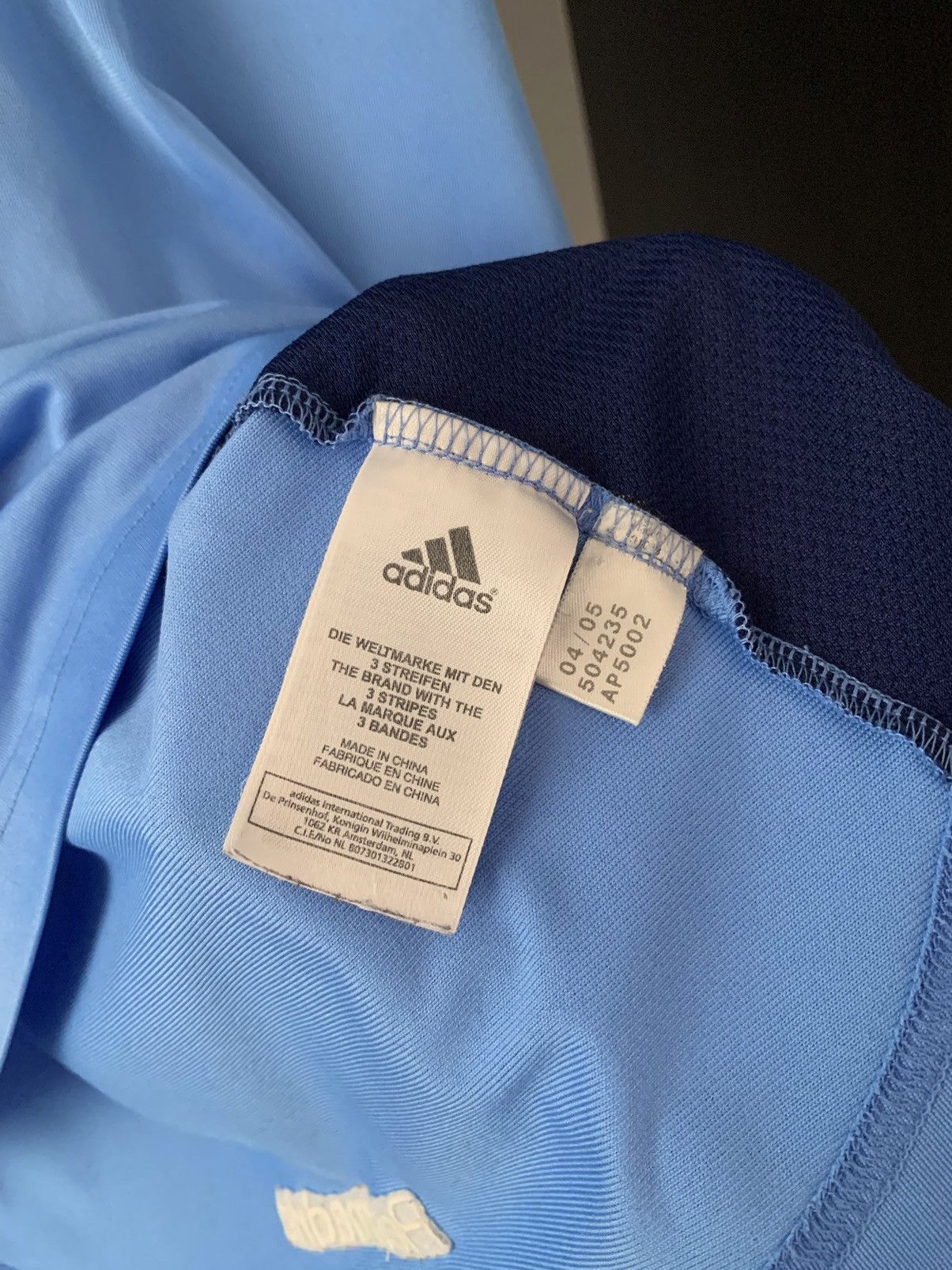 Adidas REAL MADRID 2005-06 TRAINING FOOTBALL SHIRT SOCCER JERSEY Size US L / EU 52-54 / 3 - 9 Thumbnail