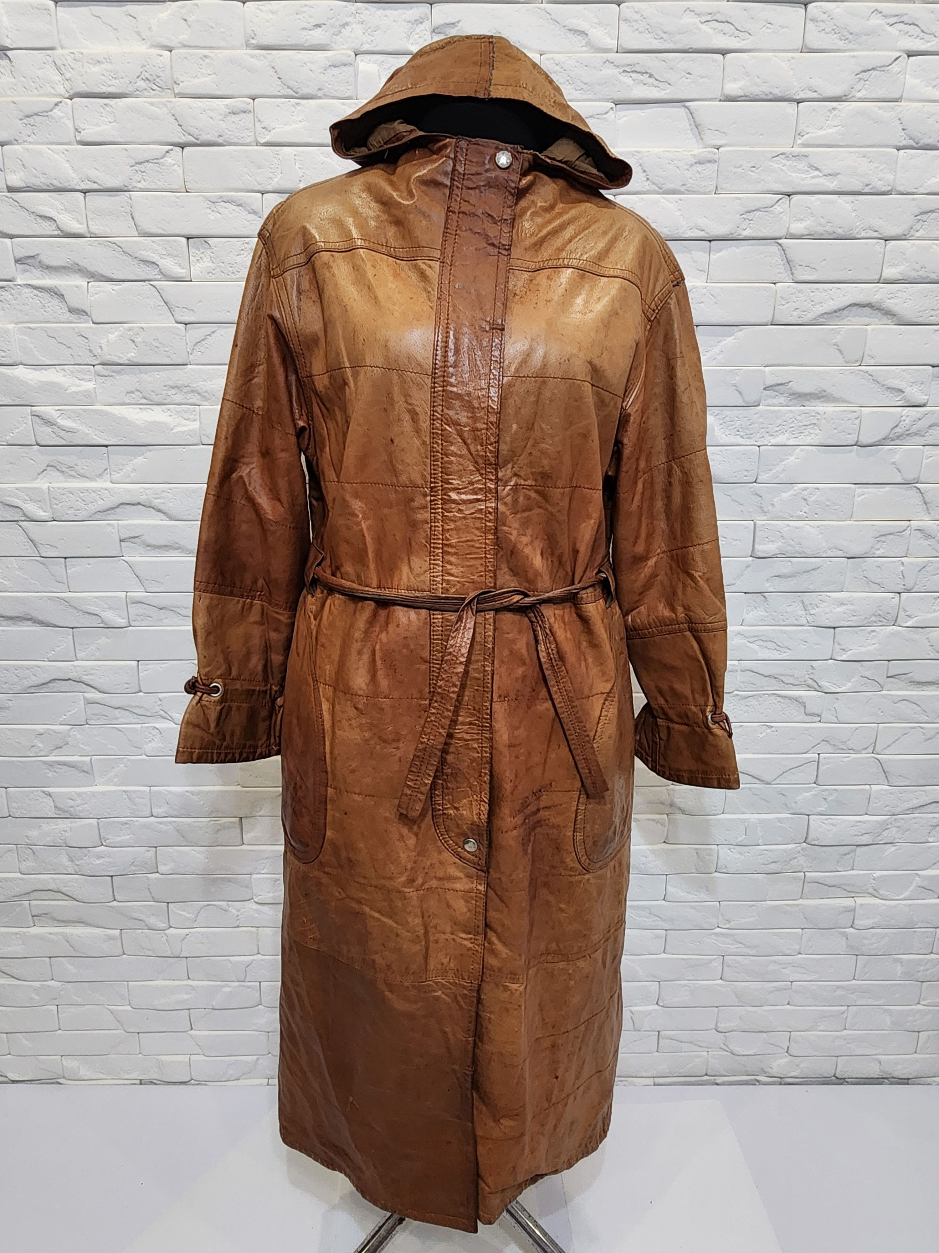 Vintage Brown women's leather jacket with a hood. Size XL / US 12-14 / IT 48-50 - 1 Thumbnail