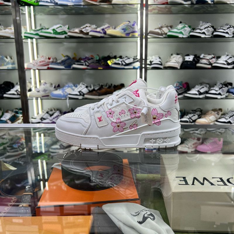 Louis Vuitton Takashi Murakami x Louis Vuitton Trainer Sneakers - Size US 5.5 / EU 38 - 6 Thumbnail