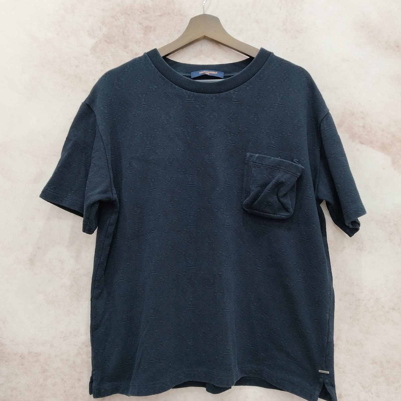 Louis Vuitton Louis Vuitton Monogram 3D Pocket T-Shirt Size XL Size US XL / EU 56 / 4 - 1 Thumbnail