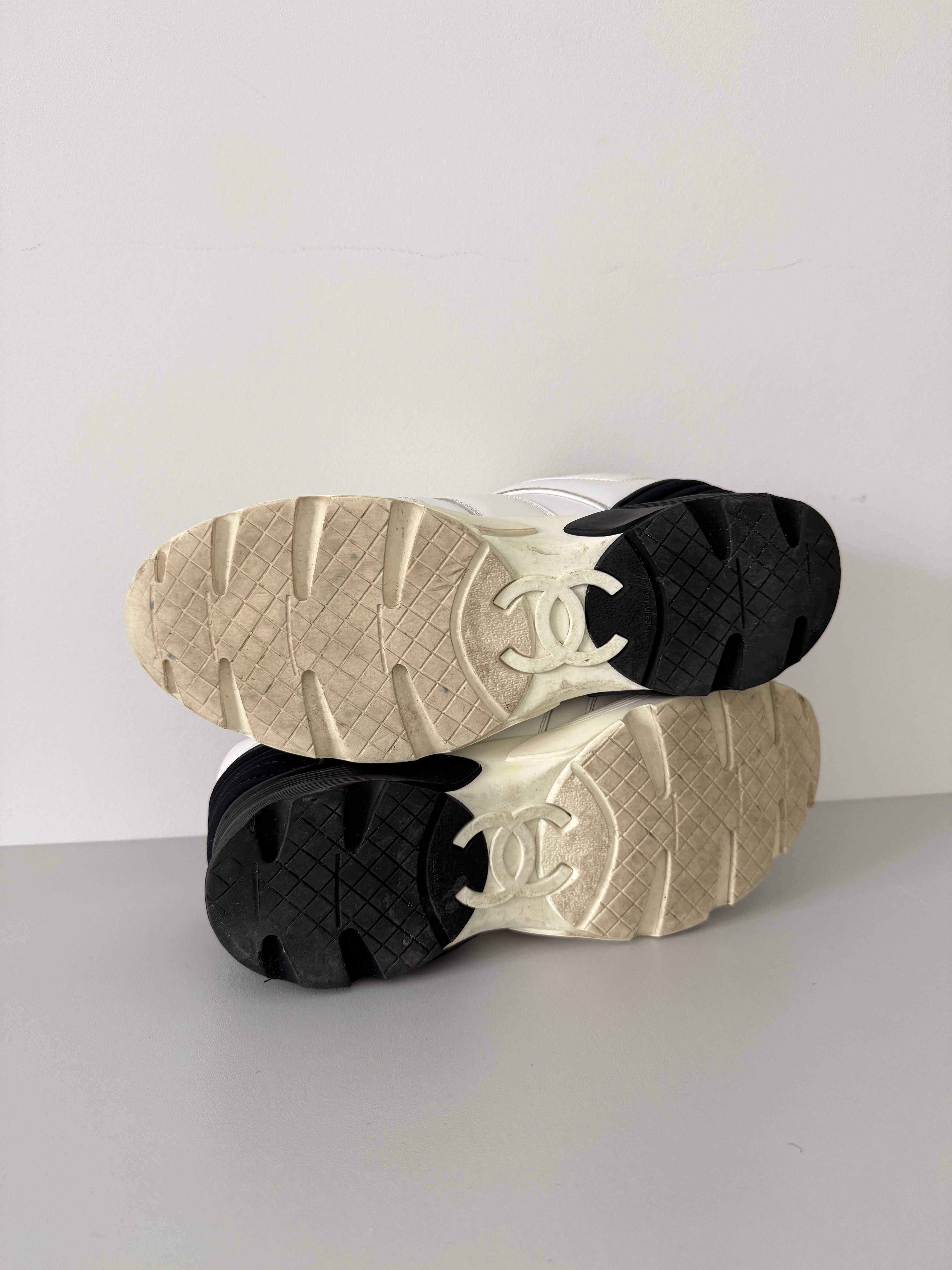 Chanel Chanel White Runner Trainer Sneaker Size US 8 / IT 38 - 3 Thumbnail