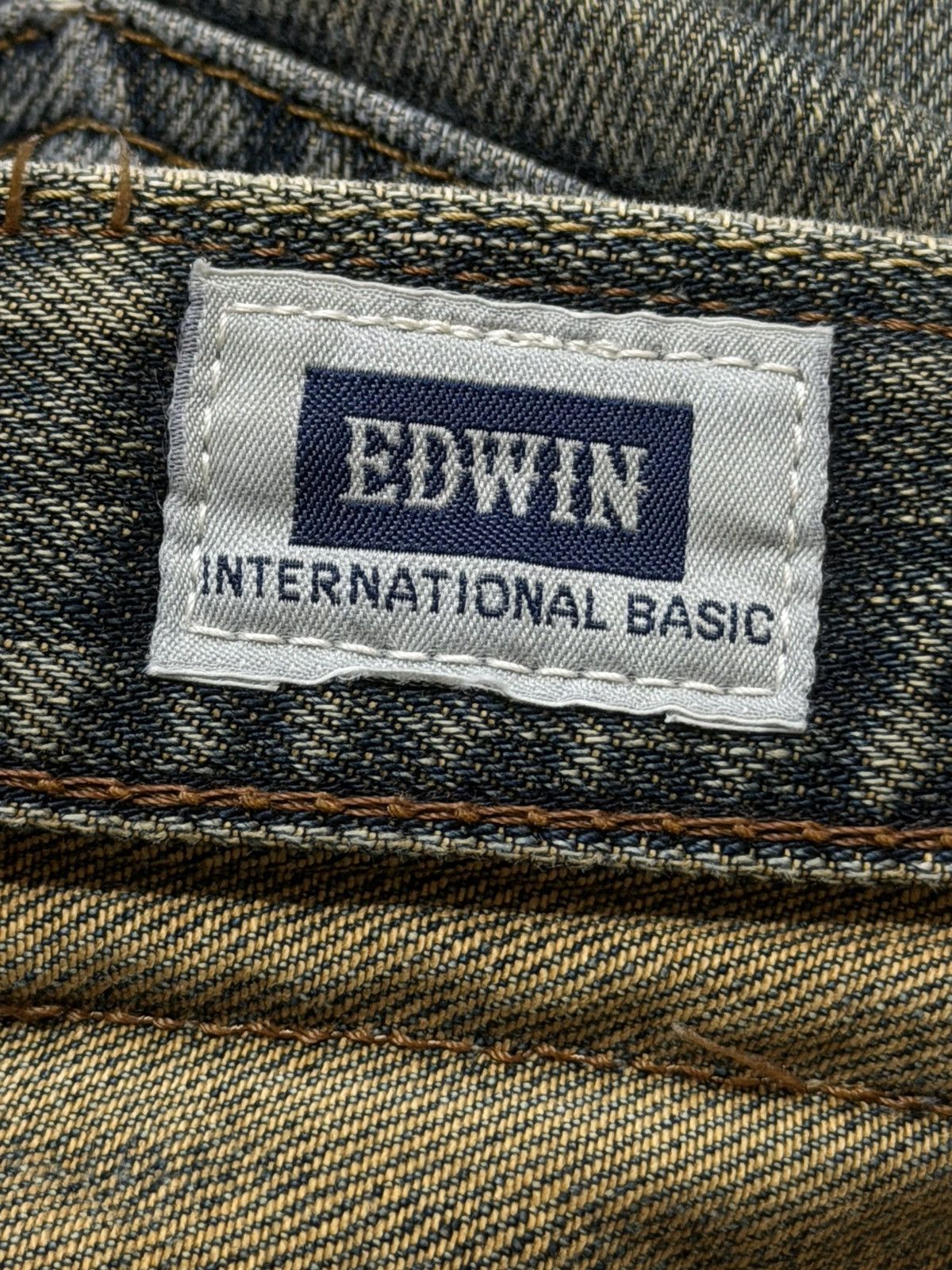 Edwin Vintage 90s Edwin 404 Faded Wash Relaxed Wide Leg Jeans Size US 33 - 8 Thumbnail
