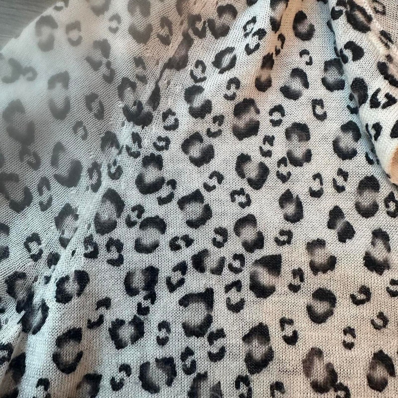 Ann Taylor Leopard long sleeve cardigan medium Size L / US 10 / IT 46 - 7 Thumbnail